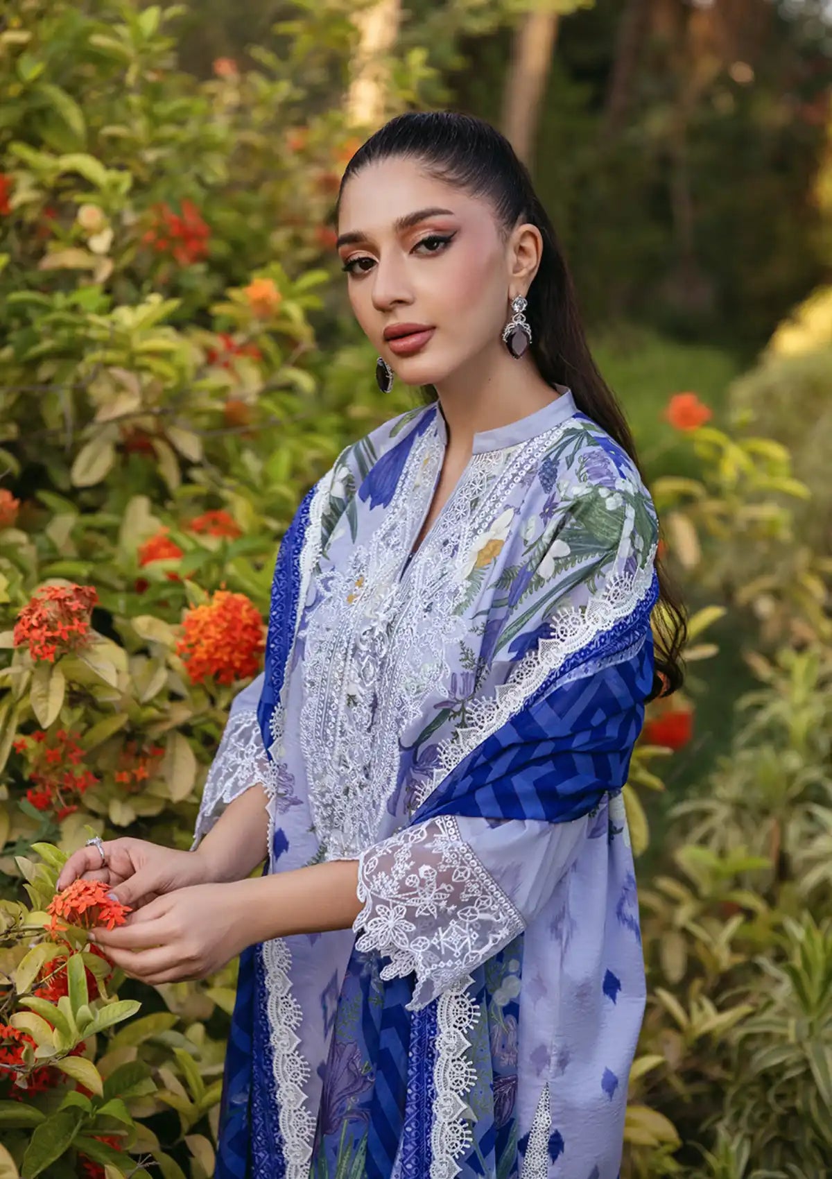 Tahra By Zainab Chottani Lawn'24 D-06A-RAHA - Mohsin Saeed Fabrics