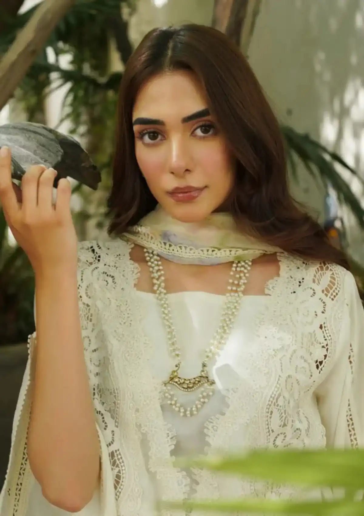 Manara Luxury Lawn'24 ML-09 MOTIA - Mohsin Saeed Fabrics