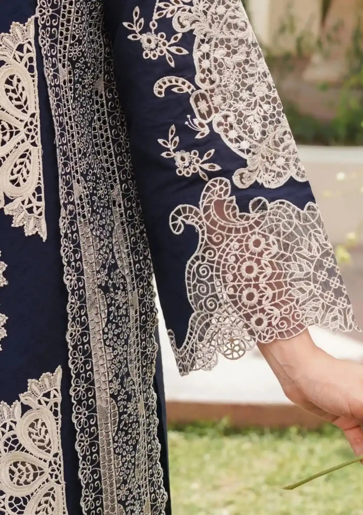 Manara Luxury Lawn'24 ML-01 SAPPHIRE - Mohsin Saeed Fabrics