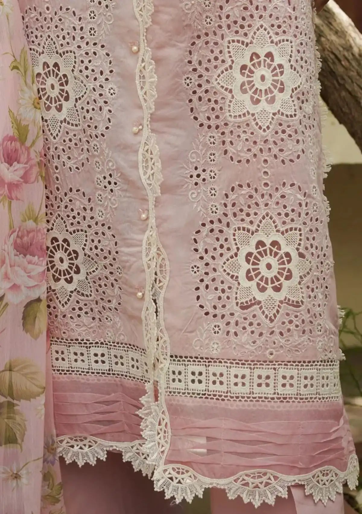 Manara Luxury Lawn'24 ML-08 ROZAY - Mohsin Saeed Fabrics
