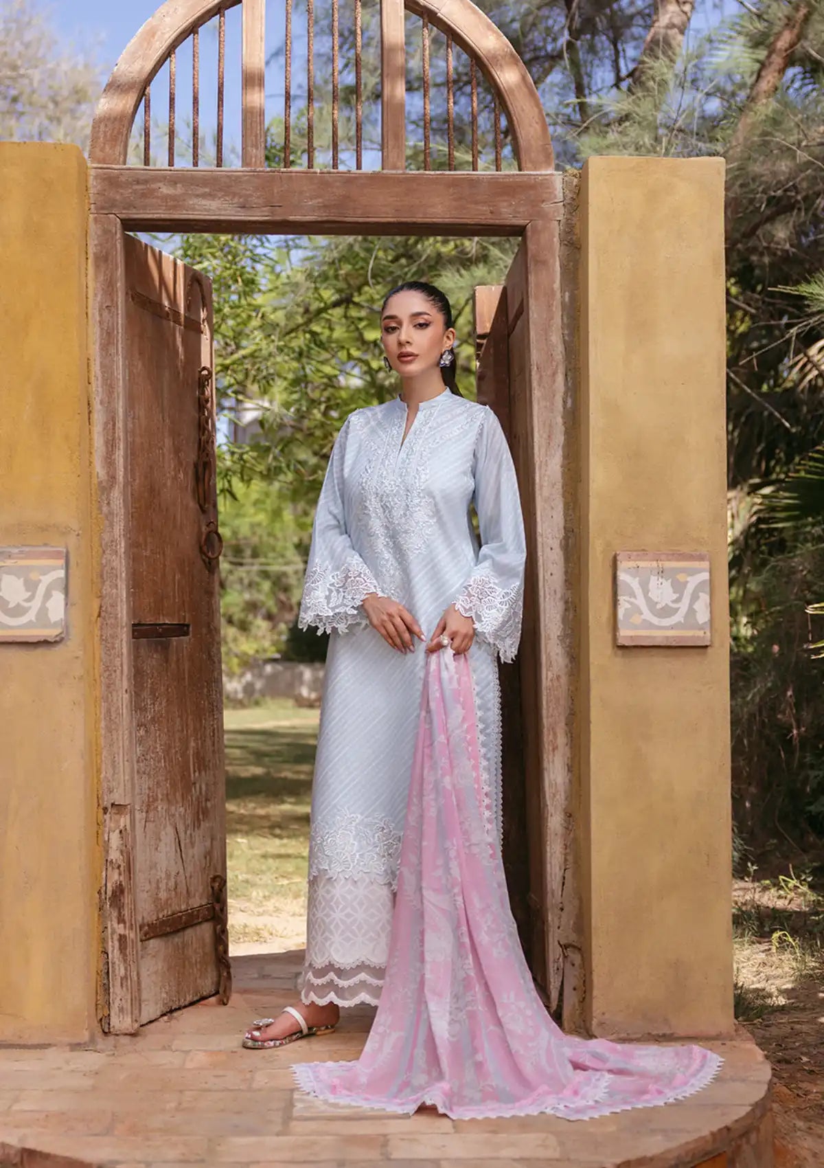 Tahra By Zainab Chottani Lawn'24 D-09B-RUHAE - Mohsin Saeed Fabrics