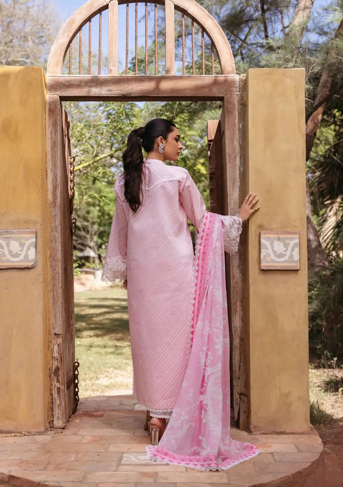 Tahra By Zainab Chottani Lawn'24 D-09A-RUHAE - Mohsin Saeed Fabrics
