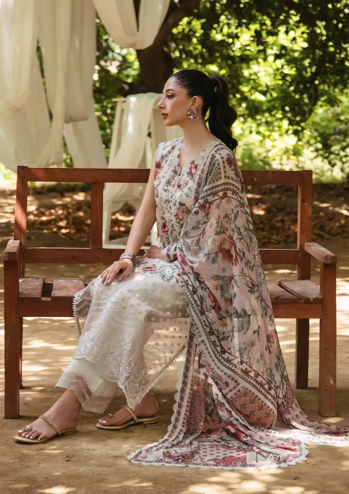 Tahra By Zainab Chottani Lawn'24 D-05B-SAMAHA - Mohsin Saeed Fabrics
