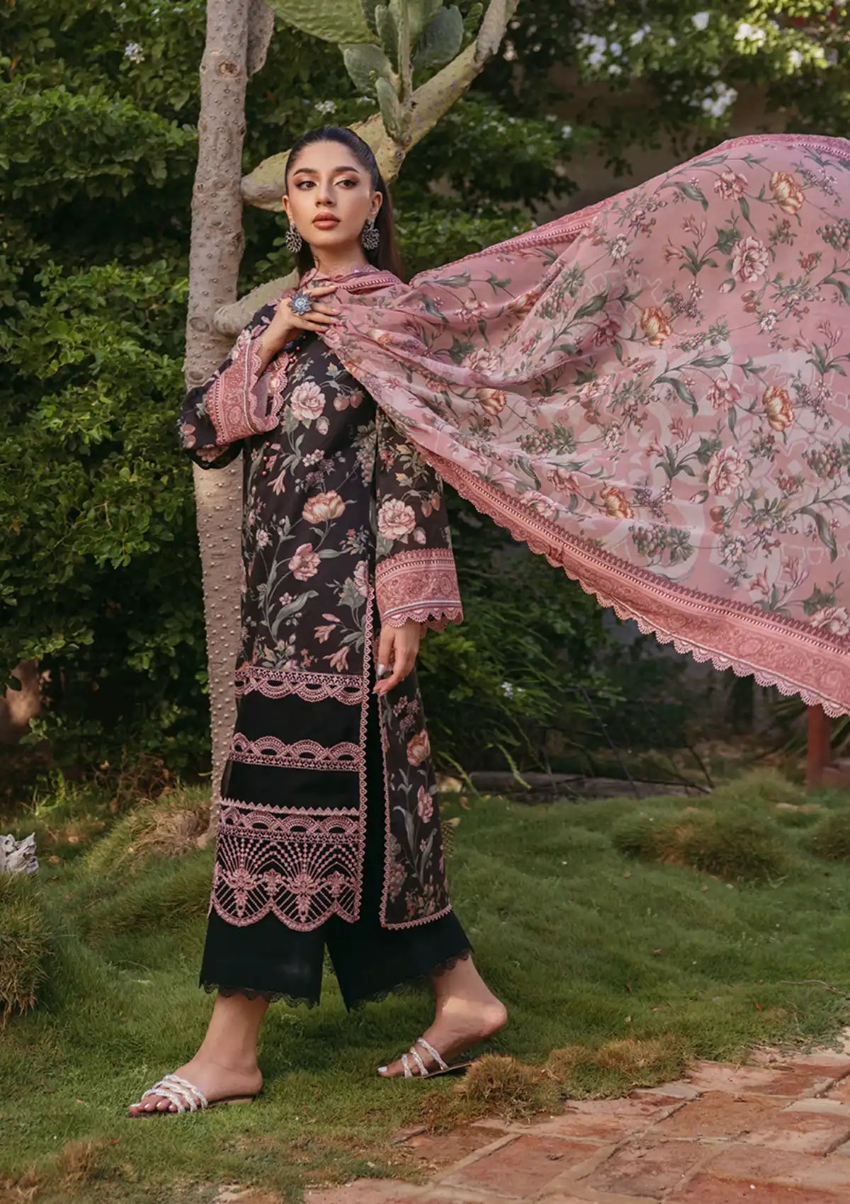 Tahra By Zainab Chottani Lawn'24 D-01A-RYMA - Mohsin Saeed Fabrics