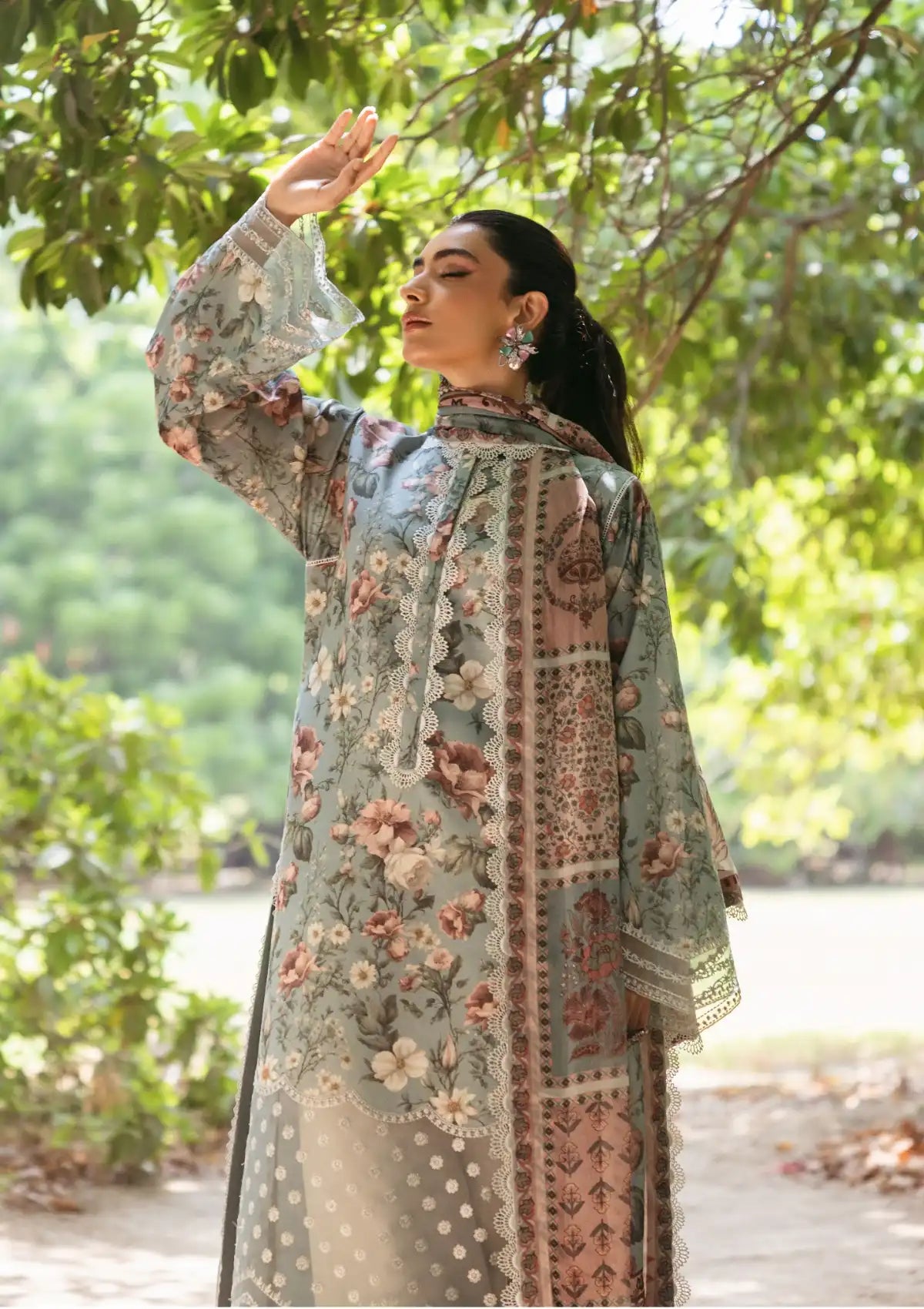 Tahra By Zainab Chottani Lawn'24 D-05A-SAMAHA - Mohsin Saeed Fabrics