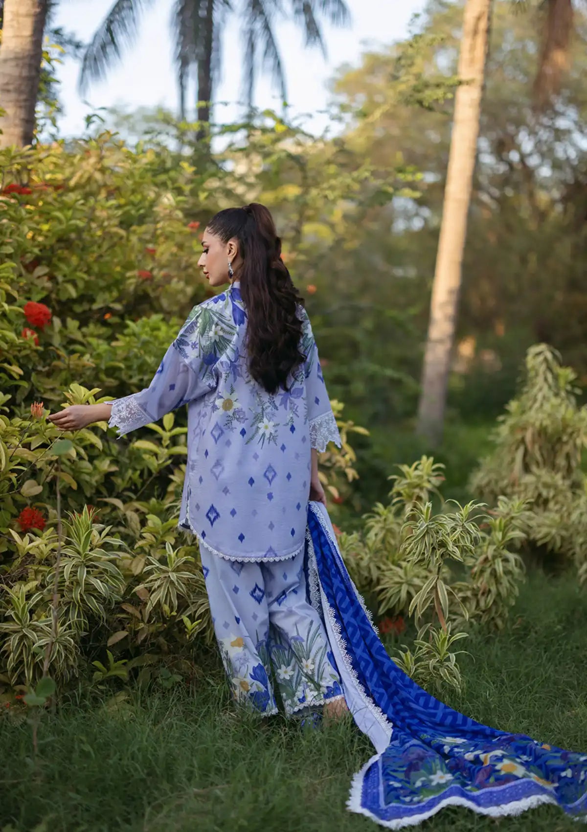 Tahra By Zainab Chottani Lawn'24 D-06A-RAHA - Mohsin Saeed Fabrics