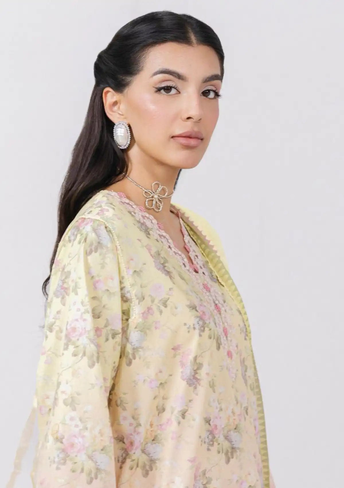 mohsin-saeed-fabrics-affordable-luxury-outfits-for-daily-formal-and-wedding-wear-This-product-is-from-qalamkar-qprints-lawn25-vol-2-em-08a-sierra-is-available-on-Mohsin-saeed-fabrics-website.