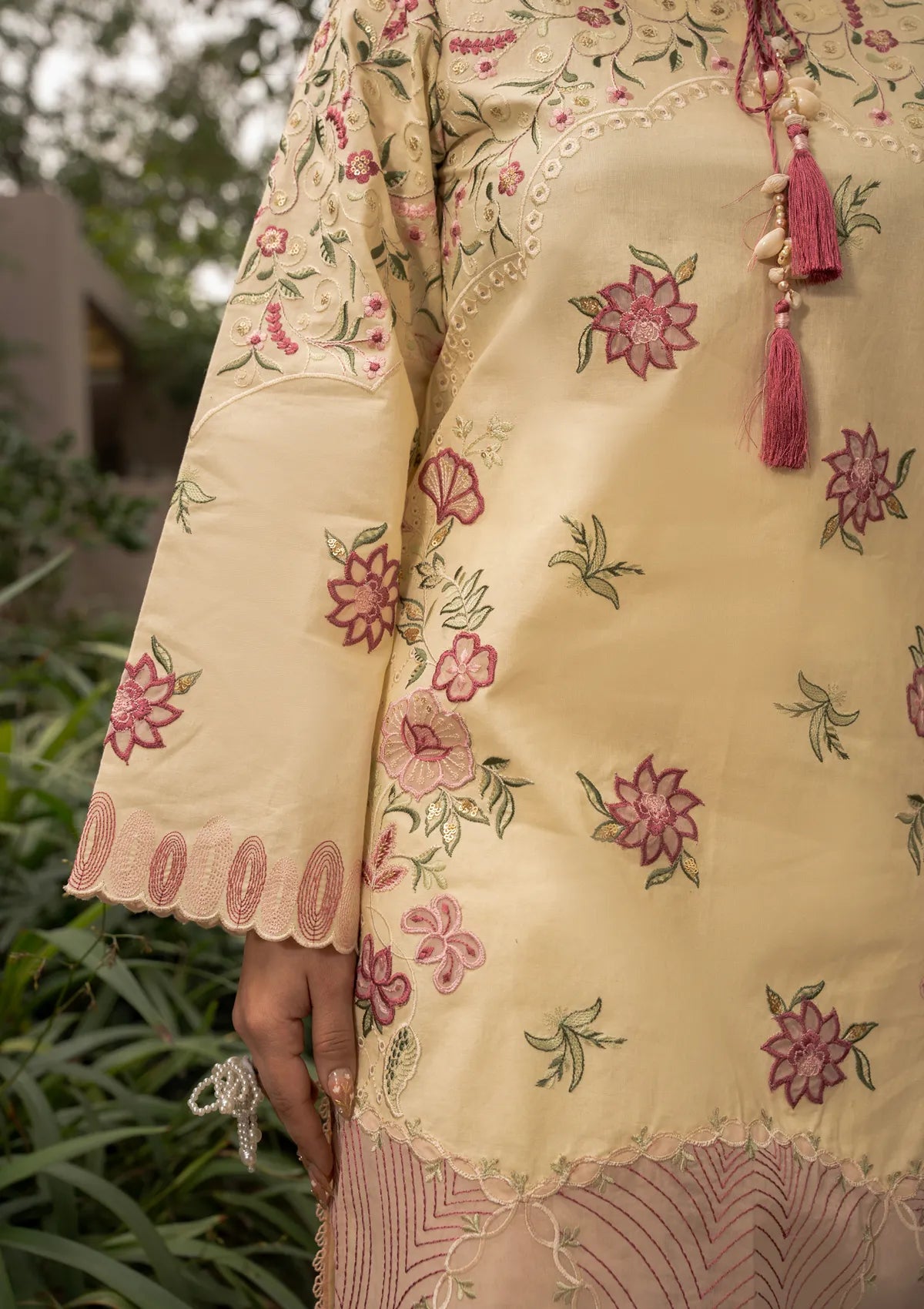 Zebtan Mehru Emb Lawn'26 MZ-03