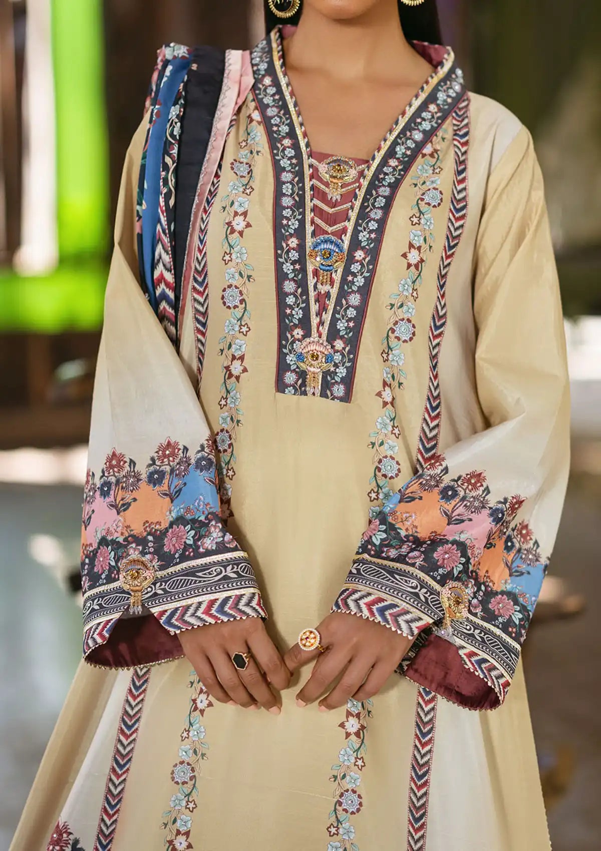 Mushq Nirvana Silk Edit'24 D-09 TAUPE