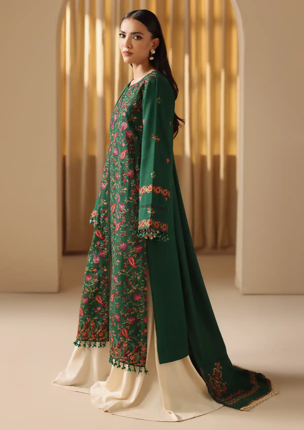 Rajbari Nissa Emb Shawl Edit'24 D-03