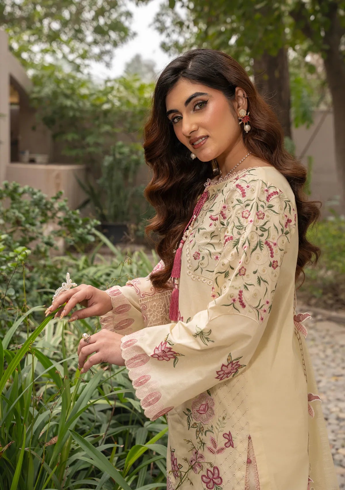 Zebtan Mehru Emb Lawn'26 MZ-03