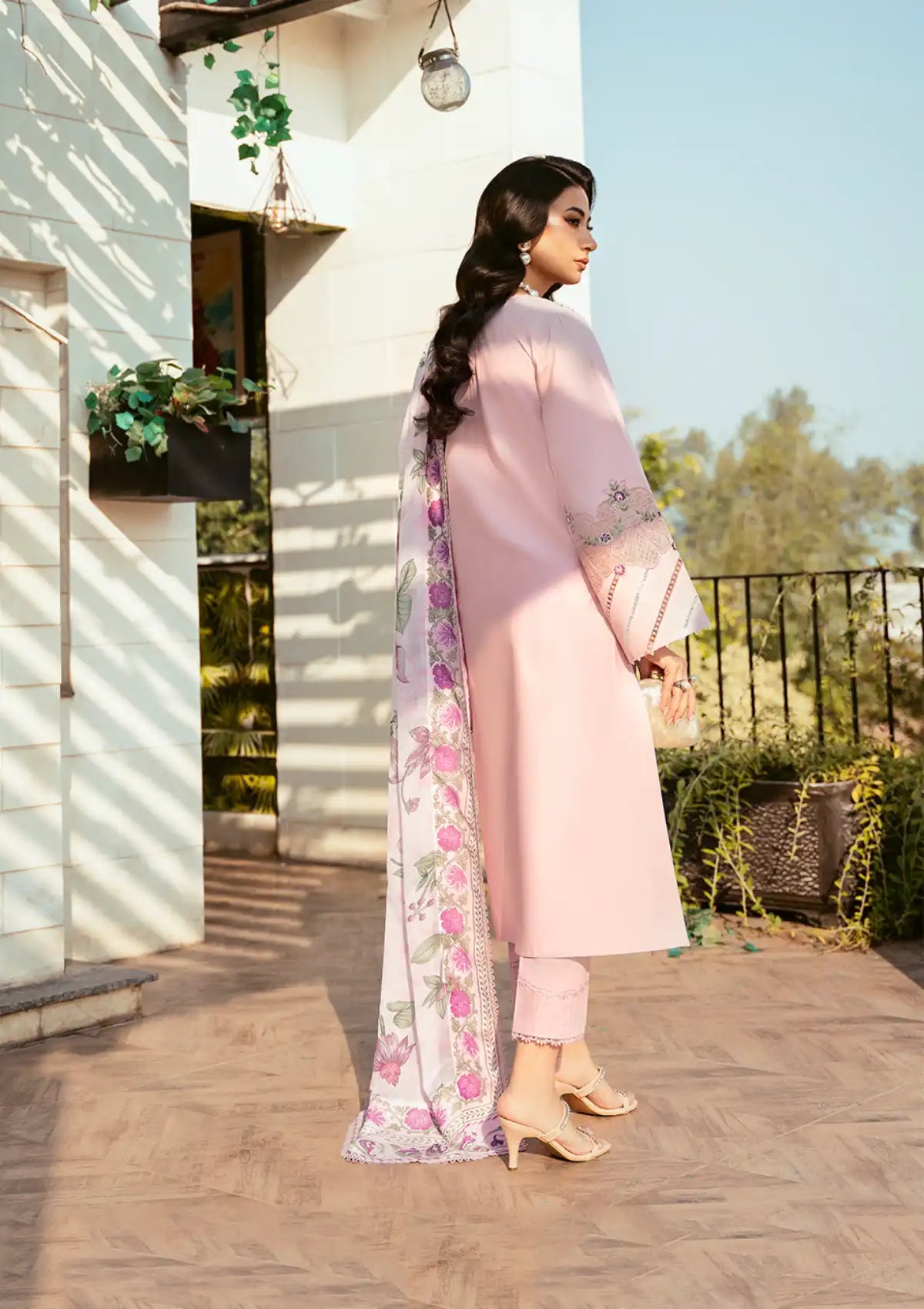 mohsin-saeed-fabrics-is-selling-online-and-in stores-Luxury-daily-wear-wedding-wear-formal-wear-in-budgeted-price-This-product-is-from-bin-ilyas-kayra-summer-edit25-d-313b-is-available-on-Mohsin-saeed-fabrics-website.
