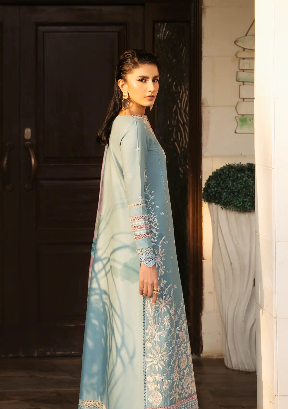 mohsin-saeed-fabrics-is-selling-online-and-in stores-Luxury-daily-wear-wedding-wear-formal-wear-in-budgeted-price-This-product-is-from-bin-ilyas-kayra-summer-edit25-d-316b-is-available-on-Mohsin-saeed-fabrics-website.