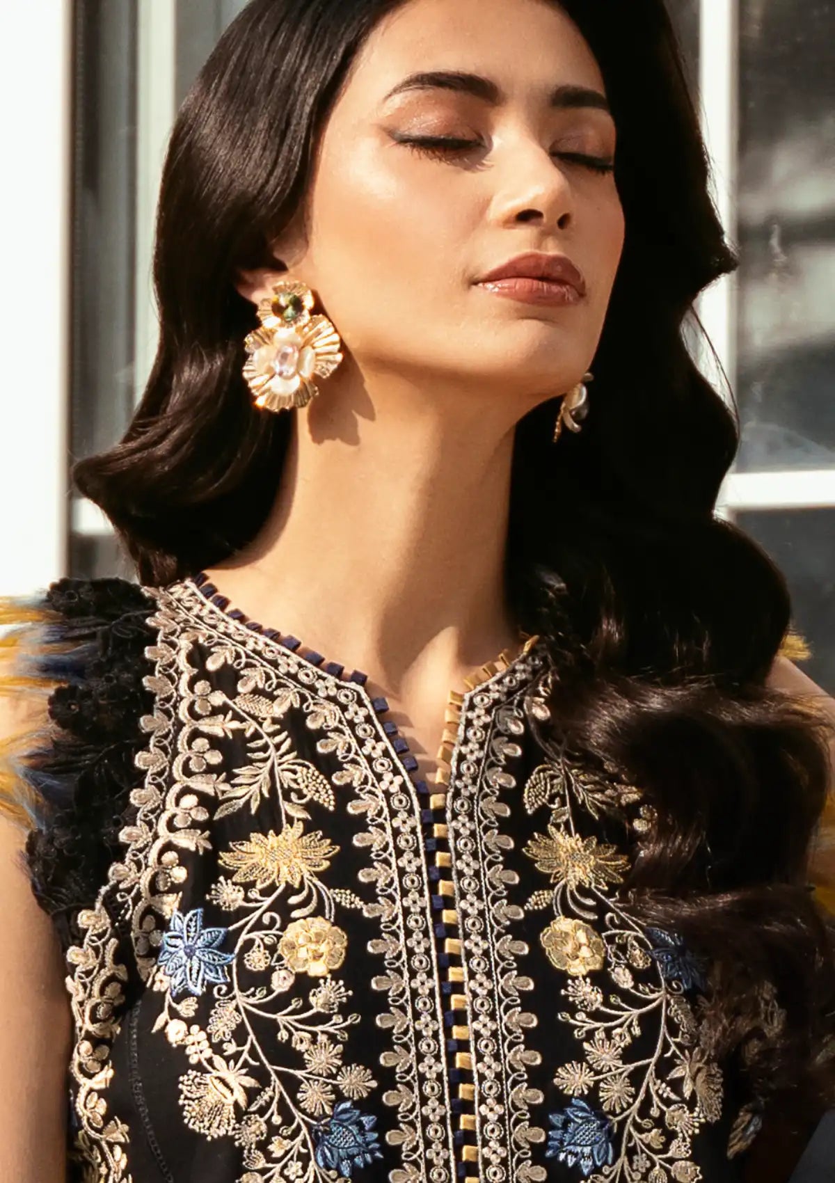 mohsin-saeed-fabrics-is-selling-online-and-in stores-Luxury-daily-wear-wedding-wear-formal-wear-in-budgeted-price-This-product-is-from-bin-ilyas-kayra-summer-edit25-d-317a-is-available-on-Mohsin-saeed-fabrics-website.