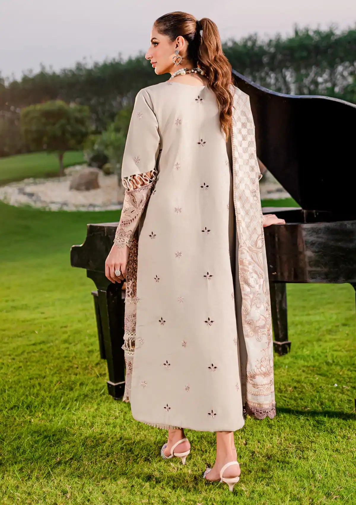 Parishay Luxury Winter'23 PW-03 - Mohsin Saeed Fabrics