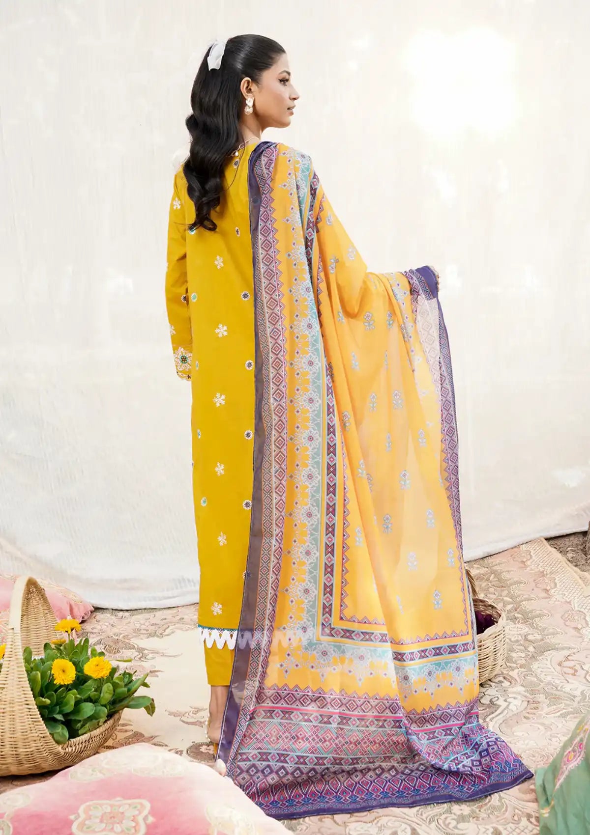 Safwa Skye Emb Lawn'24 Vol-01 SKY-09 - Mohsin Saeed Fabrics