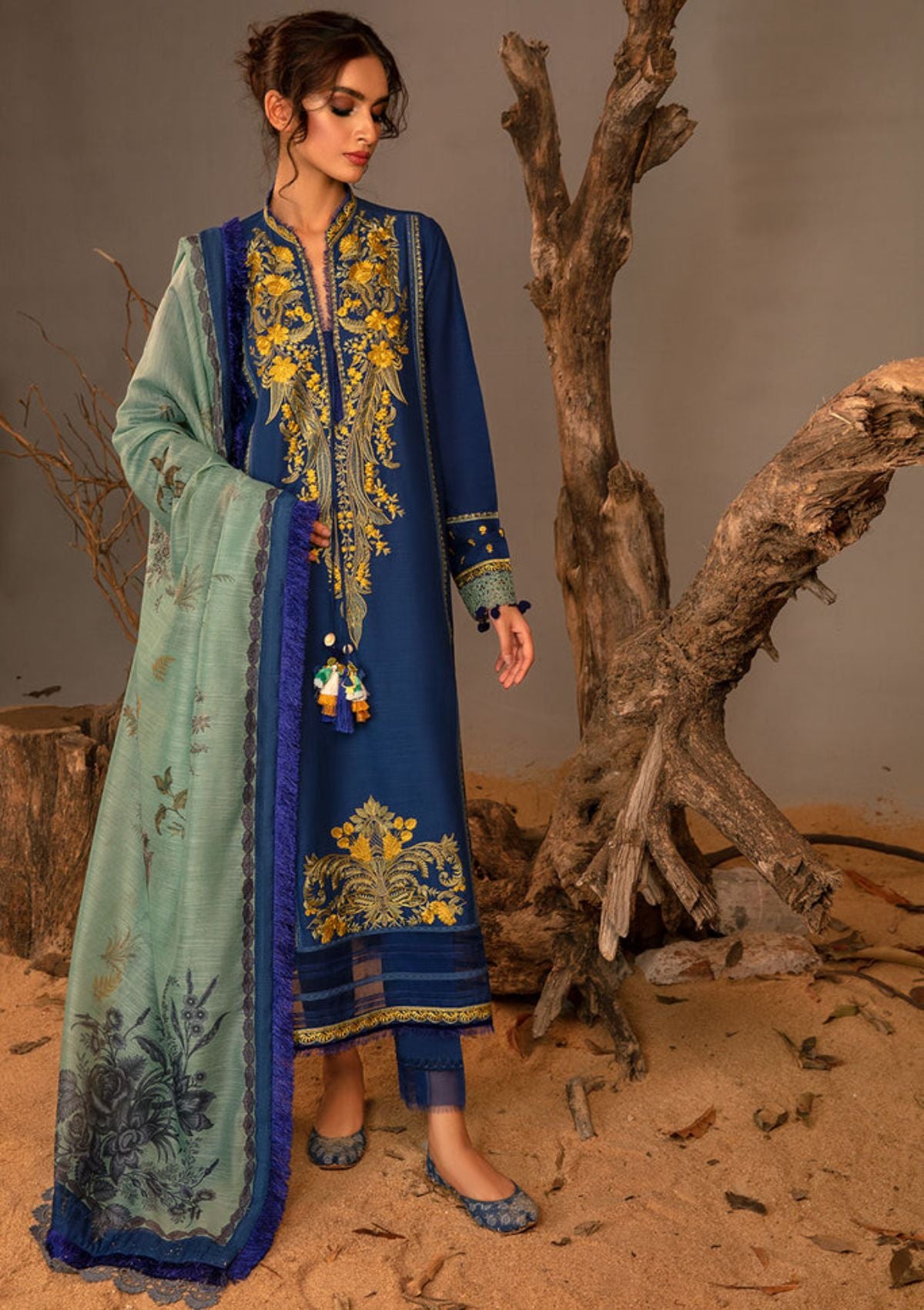 Sobia Nazir Autumn Winter'23 D-04A - Mohsin Saeed Fabrics