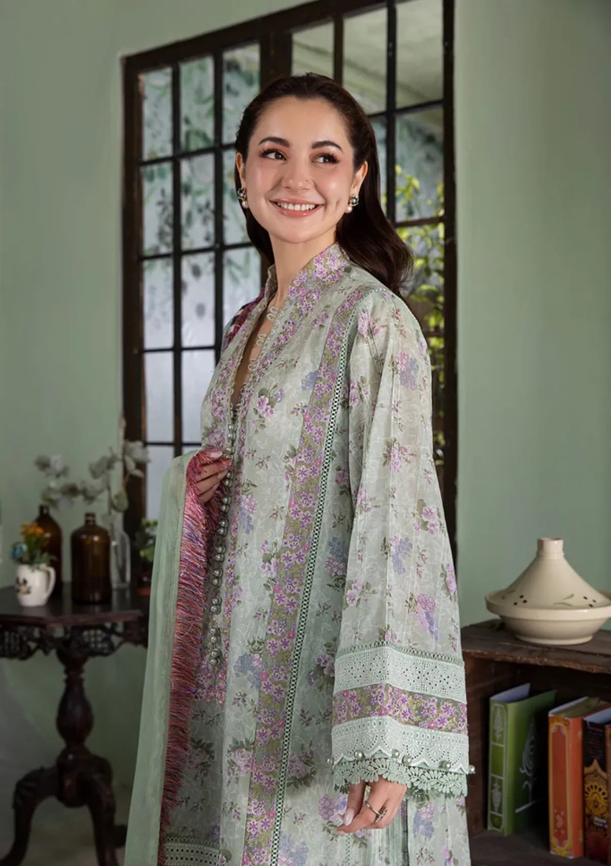 mohsin-saeed-fabrics-is-selling-online-and-in stores-Luxury-daily-wear-wedding-wear-formal-wear-in-budgeted-price-This-product-is-from-sobia-nazir-vital-vol-2-lawn25-d-4b-is-available-on-Mohsin-saeed-fabrics-website.