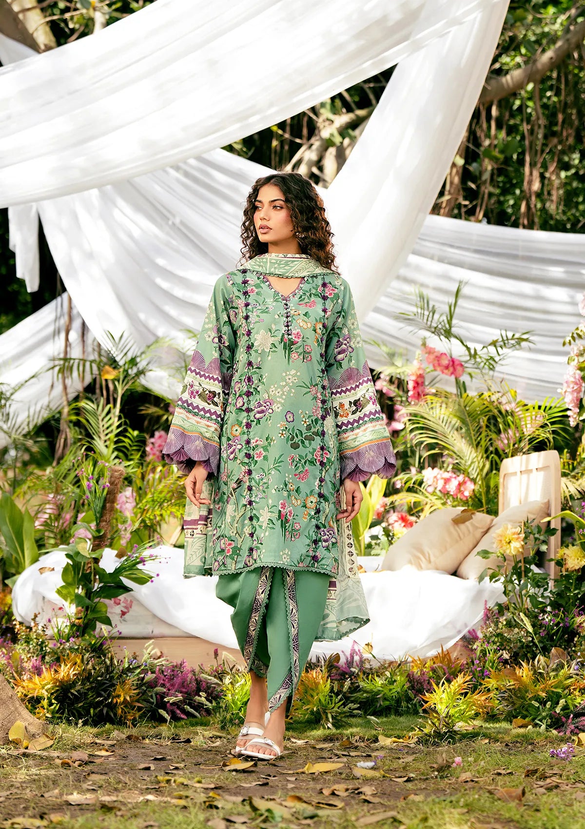 mohsin-saeed-fabrics-designer-daily-wear-formal-and-wedding-suits-within-budget-This-product-is-from-elaf-prints-lawn25-vol-2-eps-8a-minted-dream-is-available-on-Mohsin-saeed-fabrics-website.