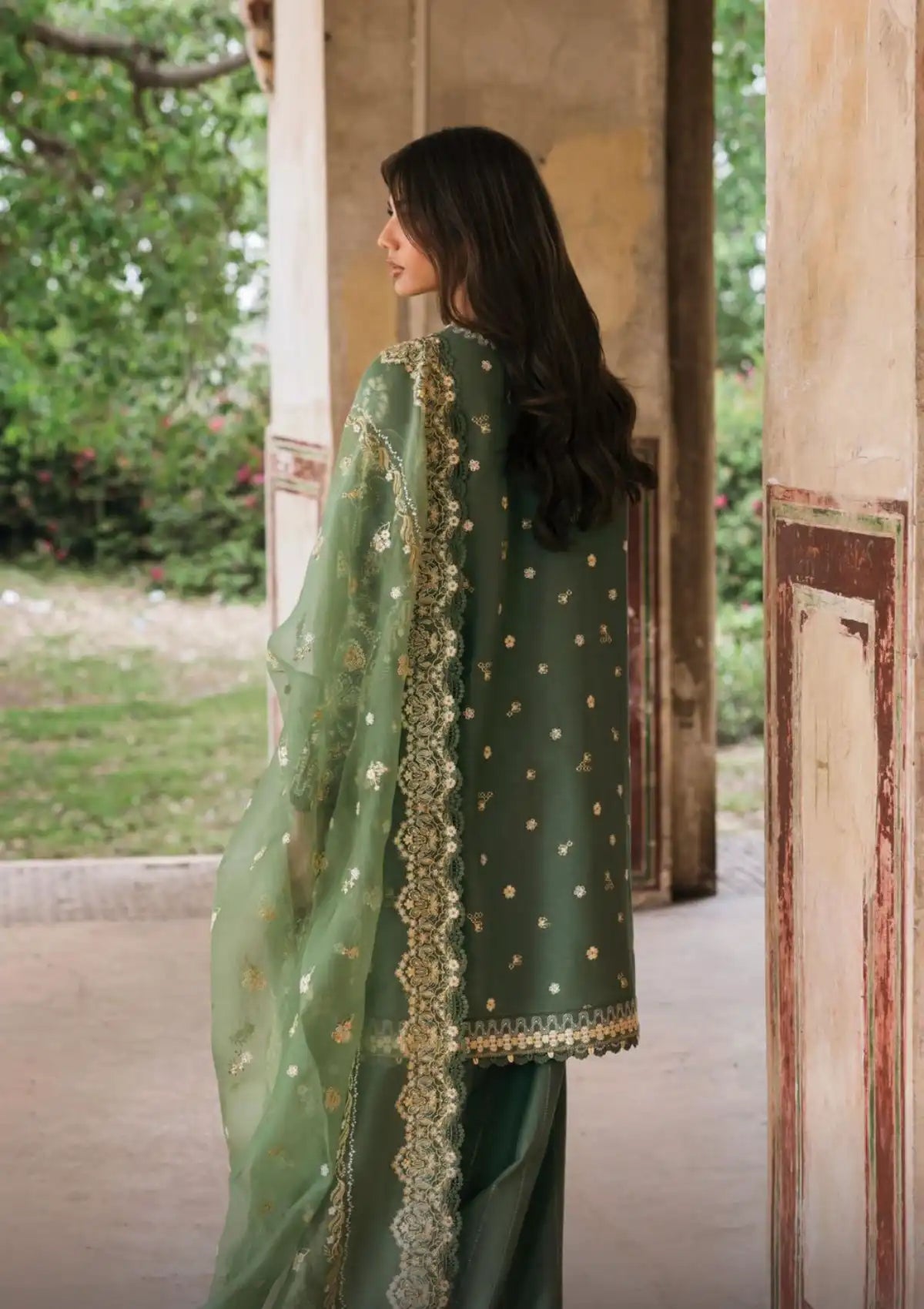 mohsin-saeed-fabrics-designer-daily-wear-formal-and-wedding-suits-within-budget-This-product-is-from-afrozeh-mulaqaat-festive-lawn25-al-25-v12-02-waadha-is-available-on-Mohsin-saeed-fabrics-website.