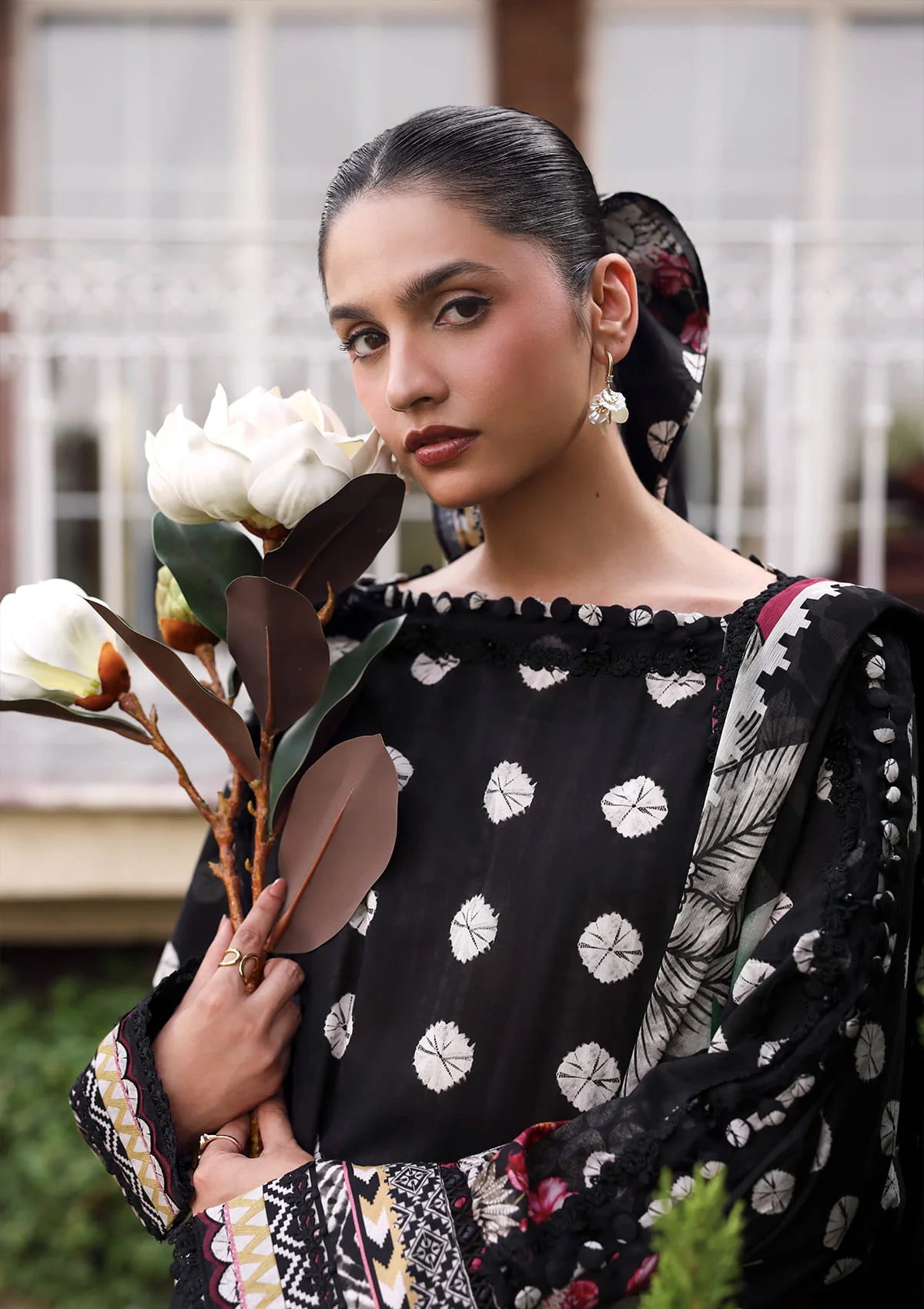 mohsin-saeed-fabrics-is-selling-online-and-in stores-Luxury-daily-wear-wedding-wear-formal-wear-in-budgeted-price-This-product-is-from-elaf-belladore-prints-lawn26-epa-01b-queen is-available-on-Mohsin-saeed-fabrics-website.