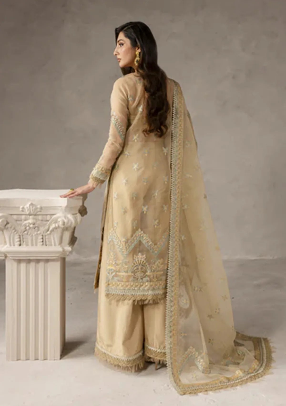 mohsin-saeed-fabrics-designer-daily-wear-formal-and-wedding-suits-within-budget-This-product-is-from-imran-ramzan-eblouir25-soleil-etincelant-is-available-on-Mohsin-saeed-fabrics-website.