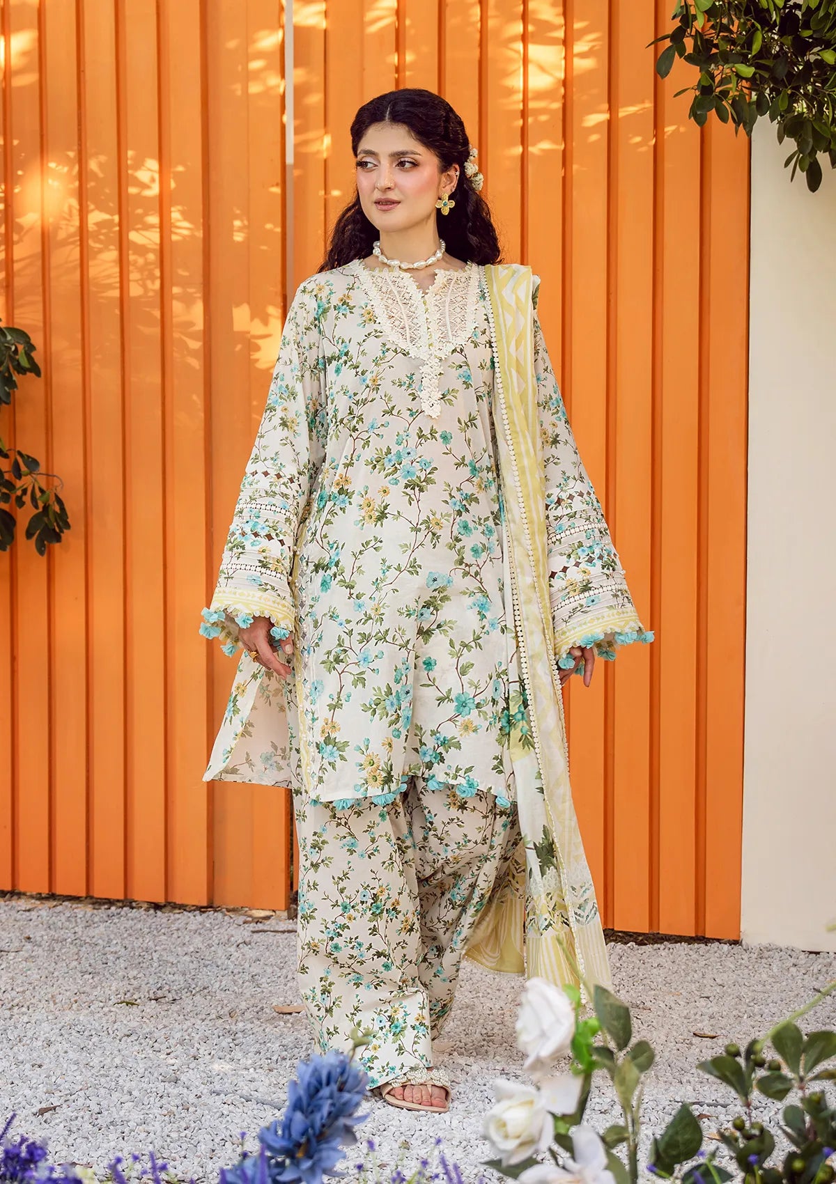 mohsin-saeed-fabrics-designer-daily-wear-formal-and-wedding-suits-within-budget-This-product-is-from-elaf-prints-lawn25-vol-2-eps-3a-ivory-whispers-is-available-on-Mohsin-saeed-fabrics-website.