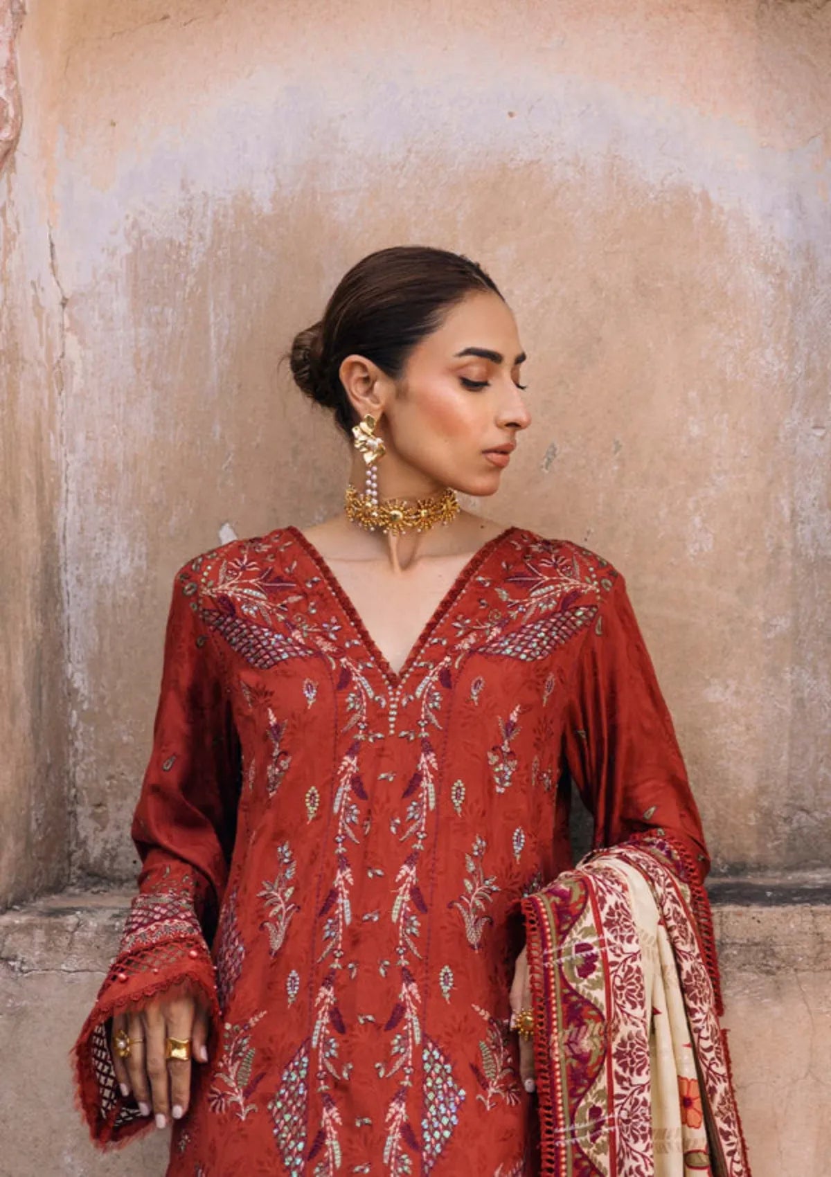mohsin-saeed-fabrics-luxury-fashion-collection-daily-wear-wedding-and-formal-in-budget-This-product-is-from-nureh-maya-linen25-nw-105-is-available-on-Mohsin-saeed-fabrics-website.