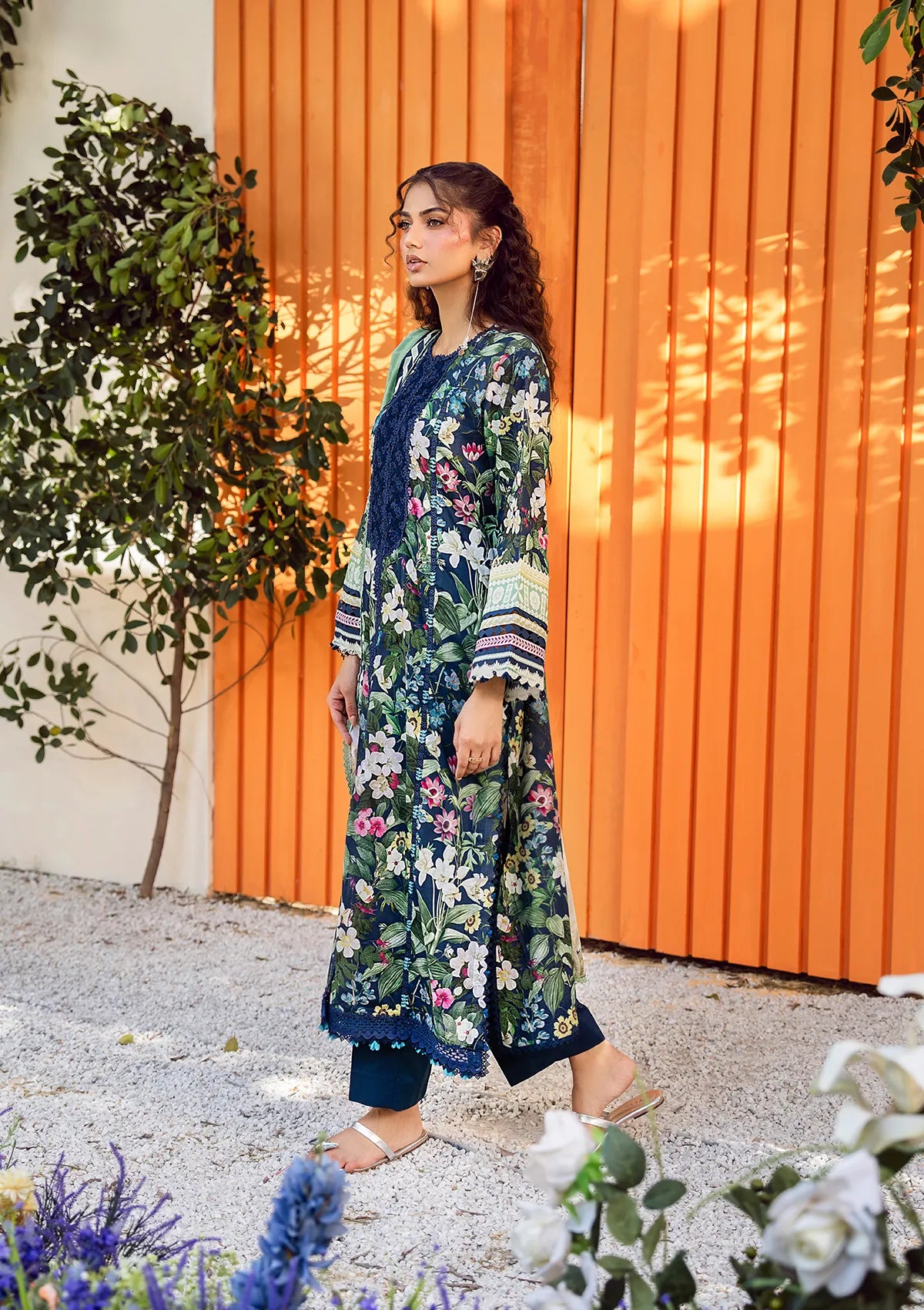 mohsin-saeed-fabrics-designer-daily-wear-formal-and-wedding-suits-within-budget-This-product-is-from-elaf-prints-lawn25-vol-2-eps-1a-meadow-muse-is-available-on-Mohsin-saeed-fabrics-website.