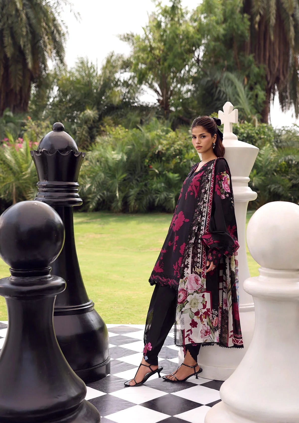 mohsin-saeed-fabrics-is-selling-online-and-in stores-Luxury-daily-wear-wedding-wear-formal-wear-in-budgeted-price-This-product-is-from-elaf-belladore-prints-lawn26-epa-04a-scarlet is-available-on-Mohsin-saeed-fabrics-website.