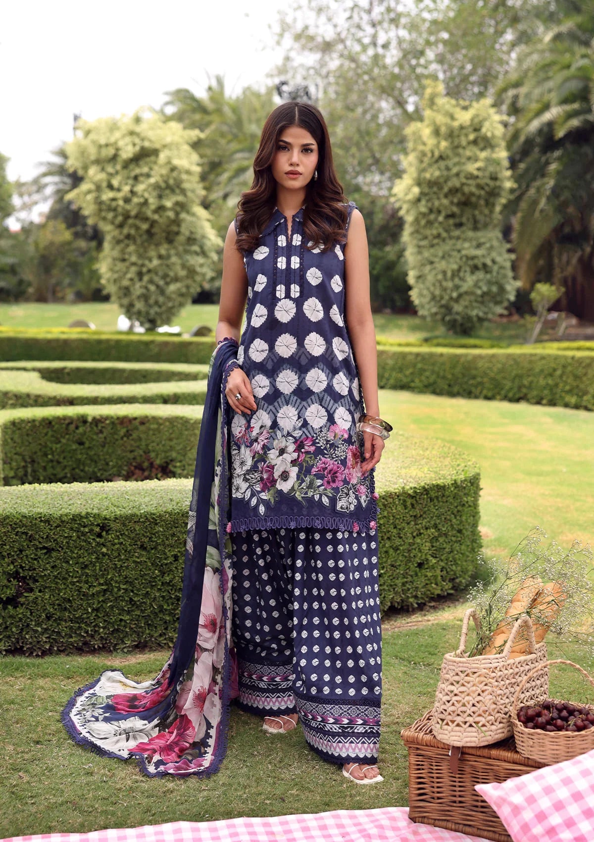 mohsin-saeed-fabrics-is-selling-online-and-in stores-Luxury-daily-wear-wedding-wear-formal-wear-in-budgeted-price-This-product-is-from-elaf-belladore-prints-lawn26-epa-01a-domino is-available-on-Mohsin-saeed-fabrics-website.