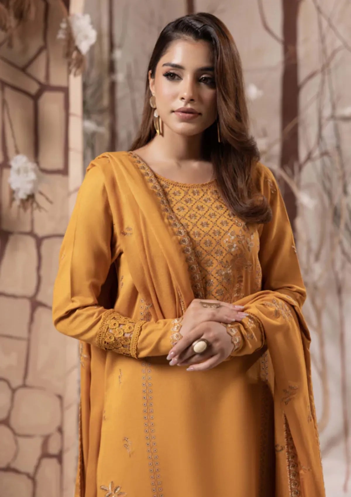 mohsin-saeed-fabrics-designer-daily-wear-formal-and-wedding-suits-within-budget-This-product-is-from-humdum-irina-peach-wool25-d-02-is-available-on-Mohsin-saeed-fabrics-website.