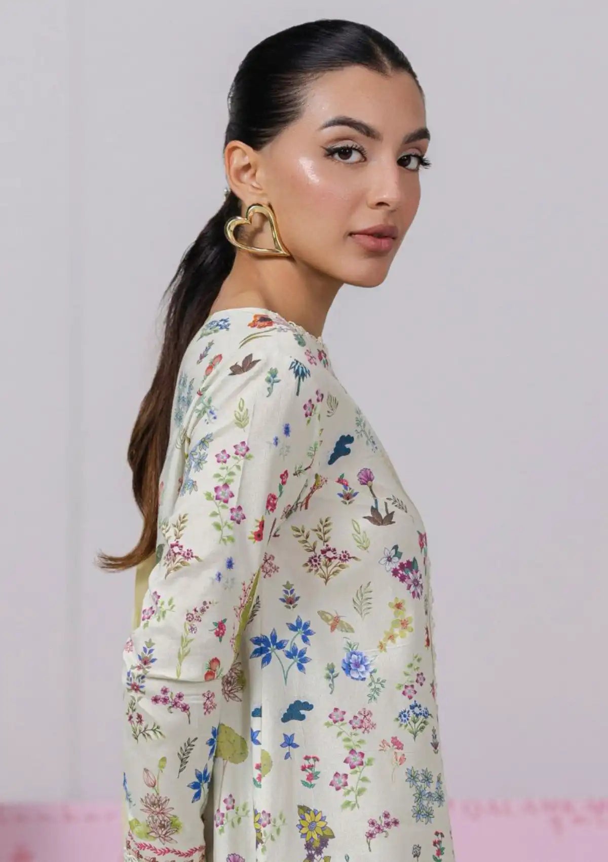 mohsin-saeed-fabrics-affordable-luxury-outfits-for-daily-formal-and-wedding-wear-This-product-is-from-qalamkar-qprints-lawn25-vol-2-em-09a-hazel-is-available-on-Mohsin-saeed-fabrics-website.