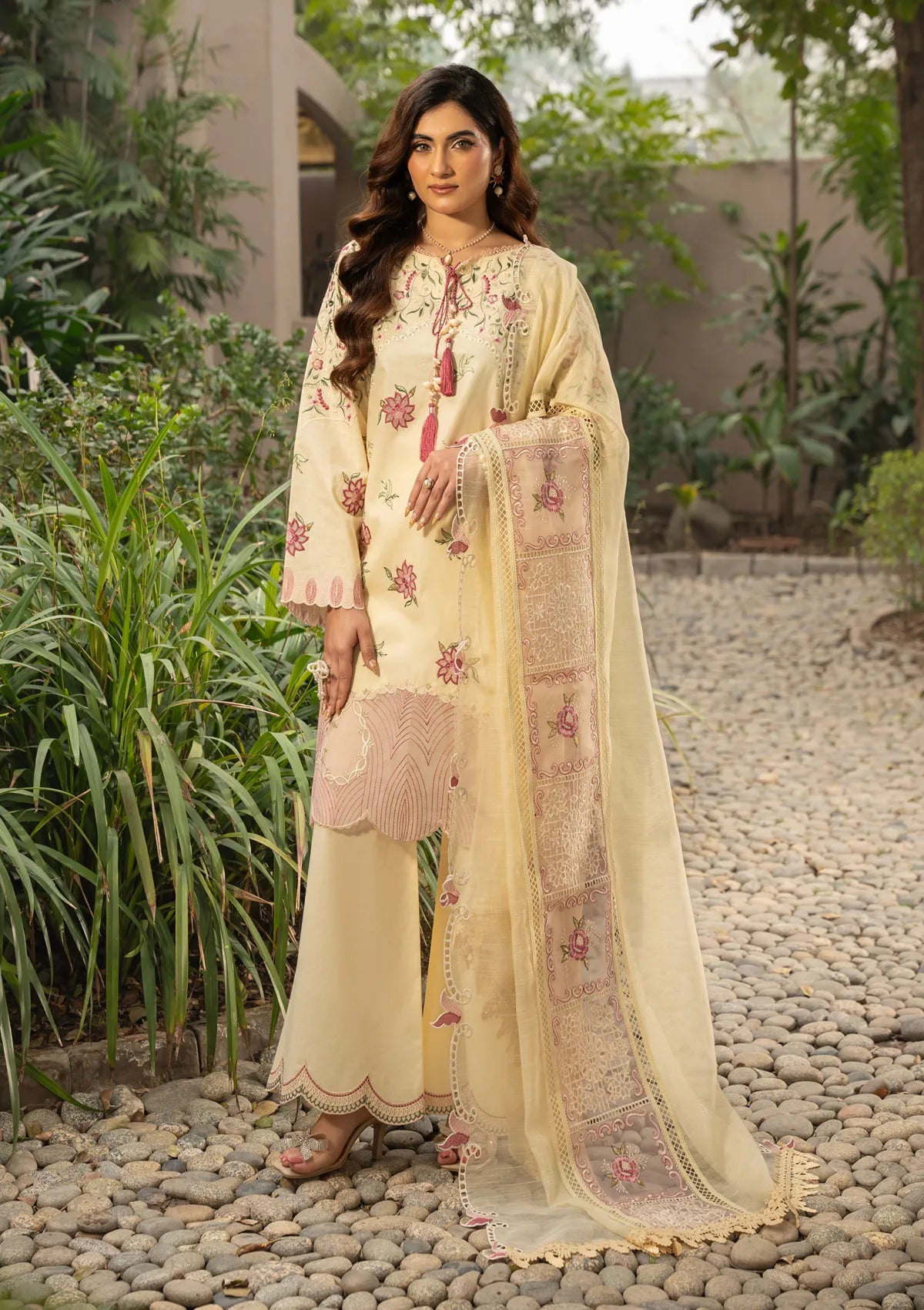 Zebtan Mehru Emb Lawn'26 MZ-03