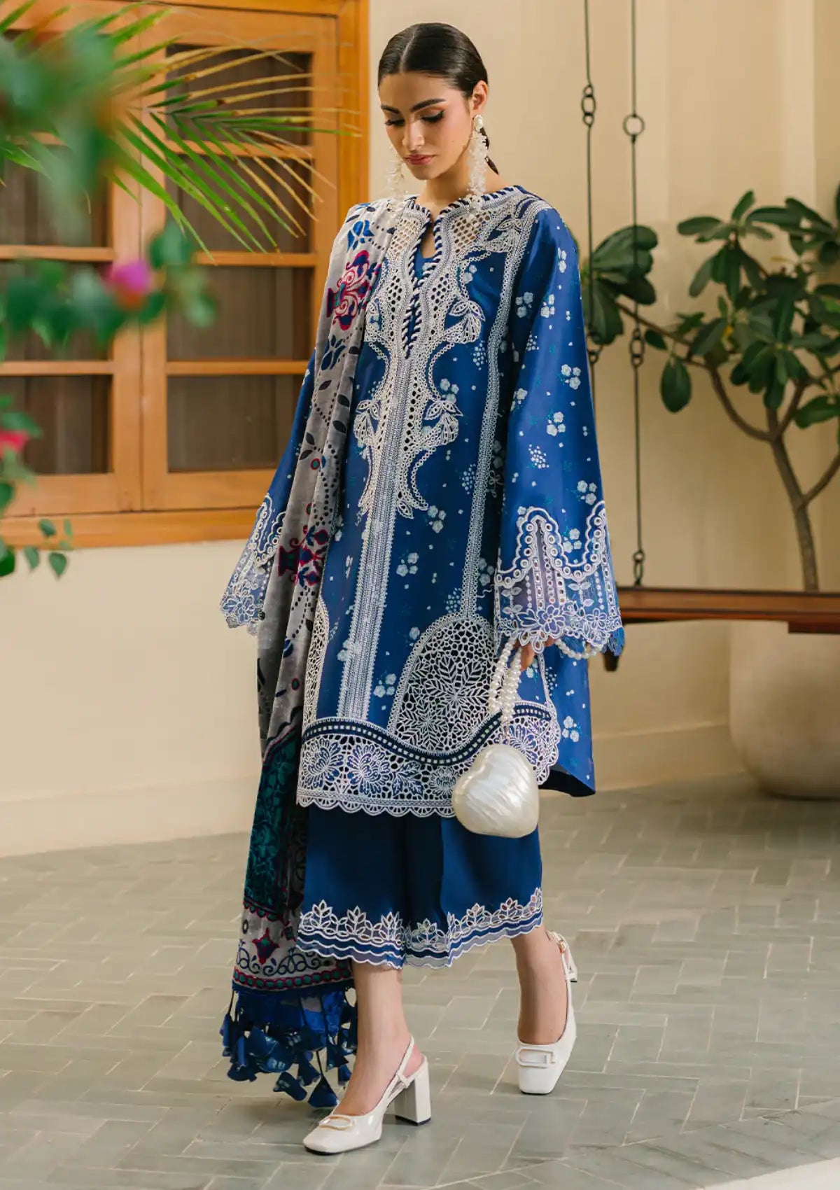 Bin Ilyas Olivia Emb Winter'24 527-B