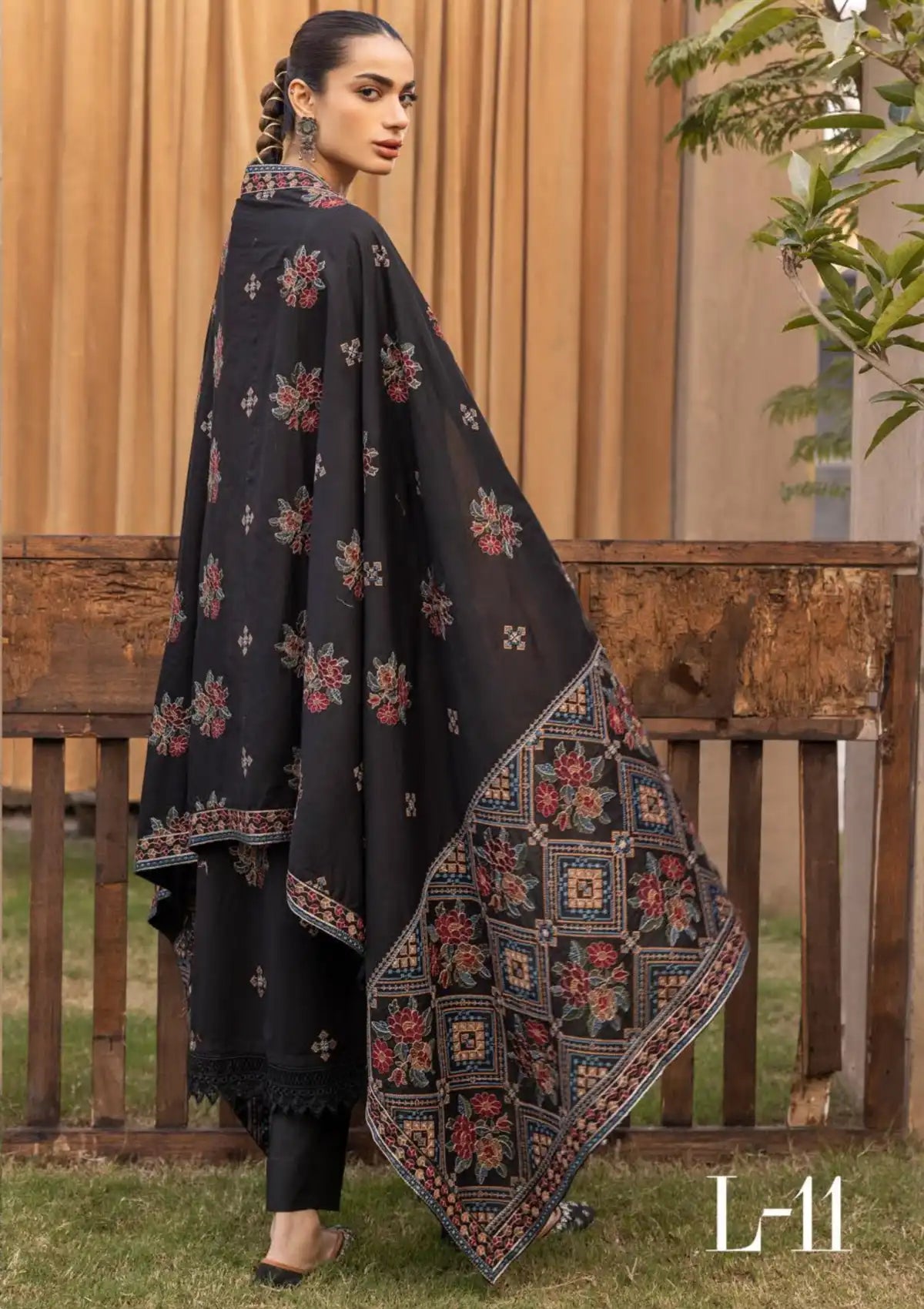 mohsin-saeed-fabrics-is-selling-online-and-in stores-Luxury-daily-wear-wedding-wear-formal-wear-in-budgeted-price-This-product-is-from-khoobsurat-noor-e-chasham-lawn25-l-11-is-available-on-Mohsin-saeed-fabrics-website.