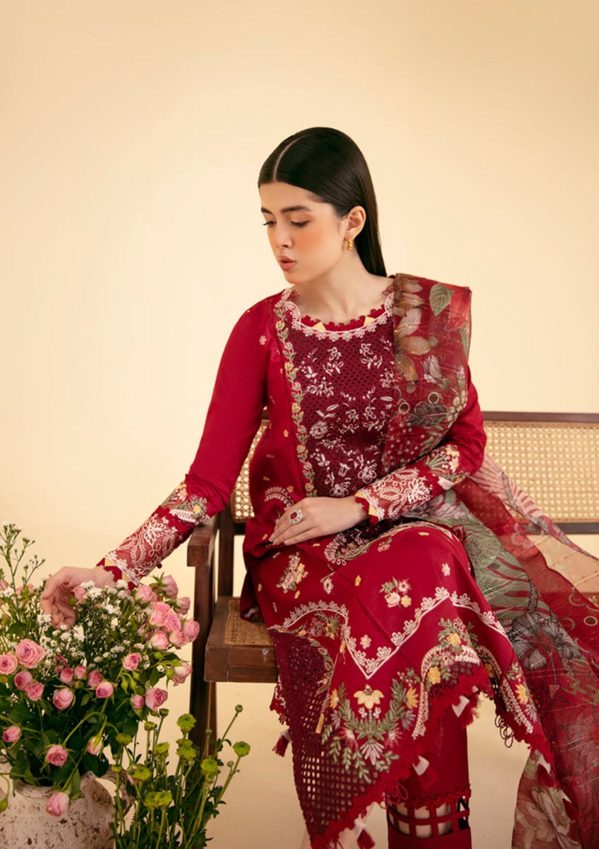 Qalamkar Qlinekari Luxury Lawn'24 SQ-04 LARMINA