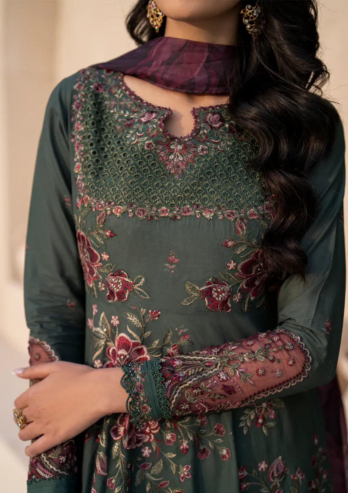 mohsin-saeed-fabrics-affordable-luxury-outfits-for-daily-formal-and-wedding-wear-This-product-is-from-iznik-festive-eid-lawn25-efl-11-is-available-on-Mohsin-saeed-fabrics-website.