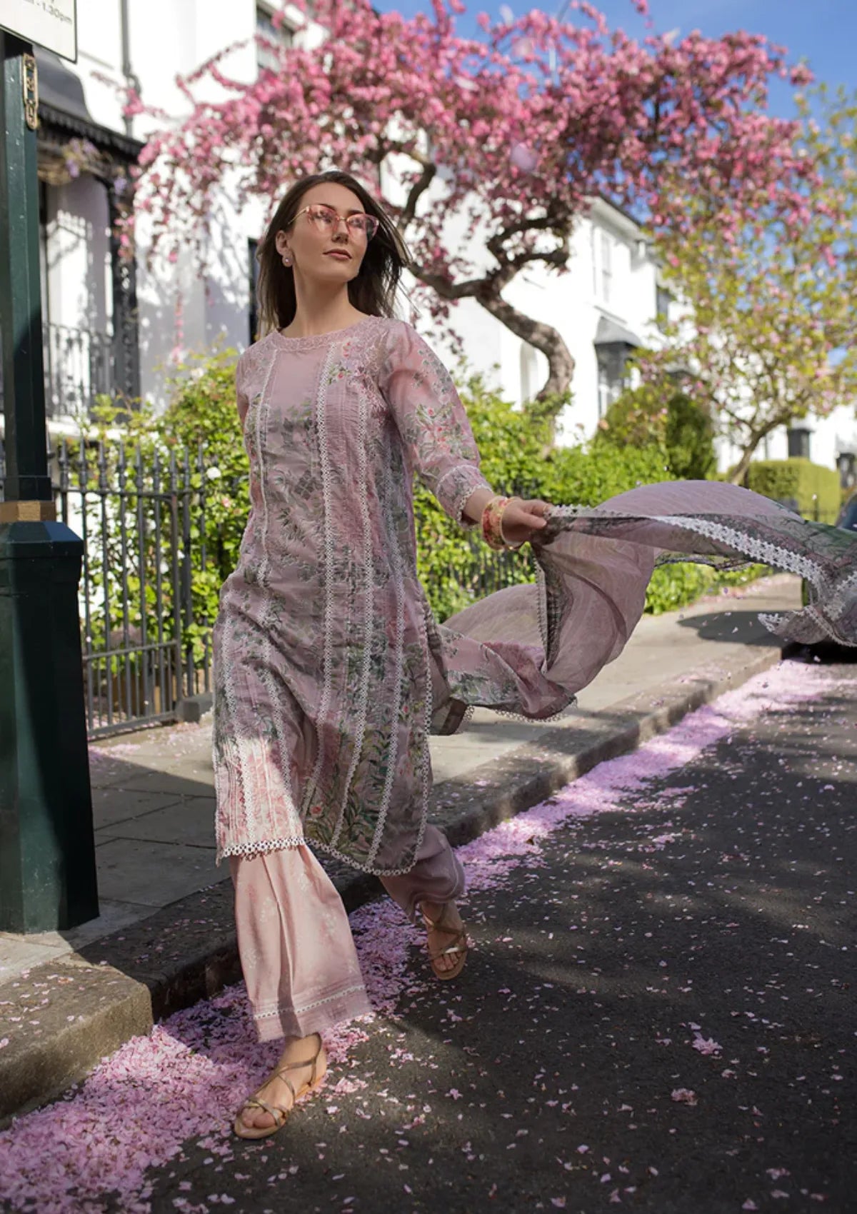 mohsin-saeed-fabrics-luxury-fashion-collection-daily-wear-wedding-and-formal-in-budget-This-product-is-from-sobia-nazir-sn-basics-printed-lawn25-d-05a-is-available-on-Mohsin-saeed-fabrics-website.