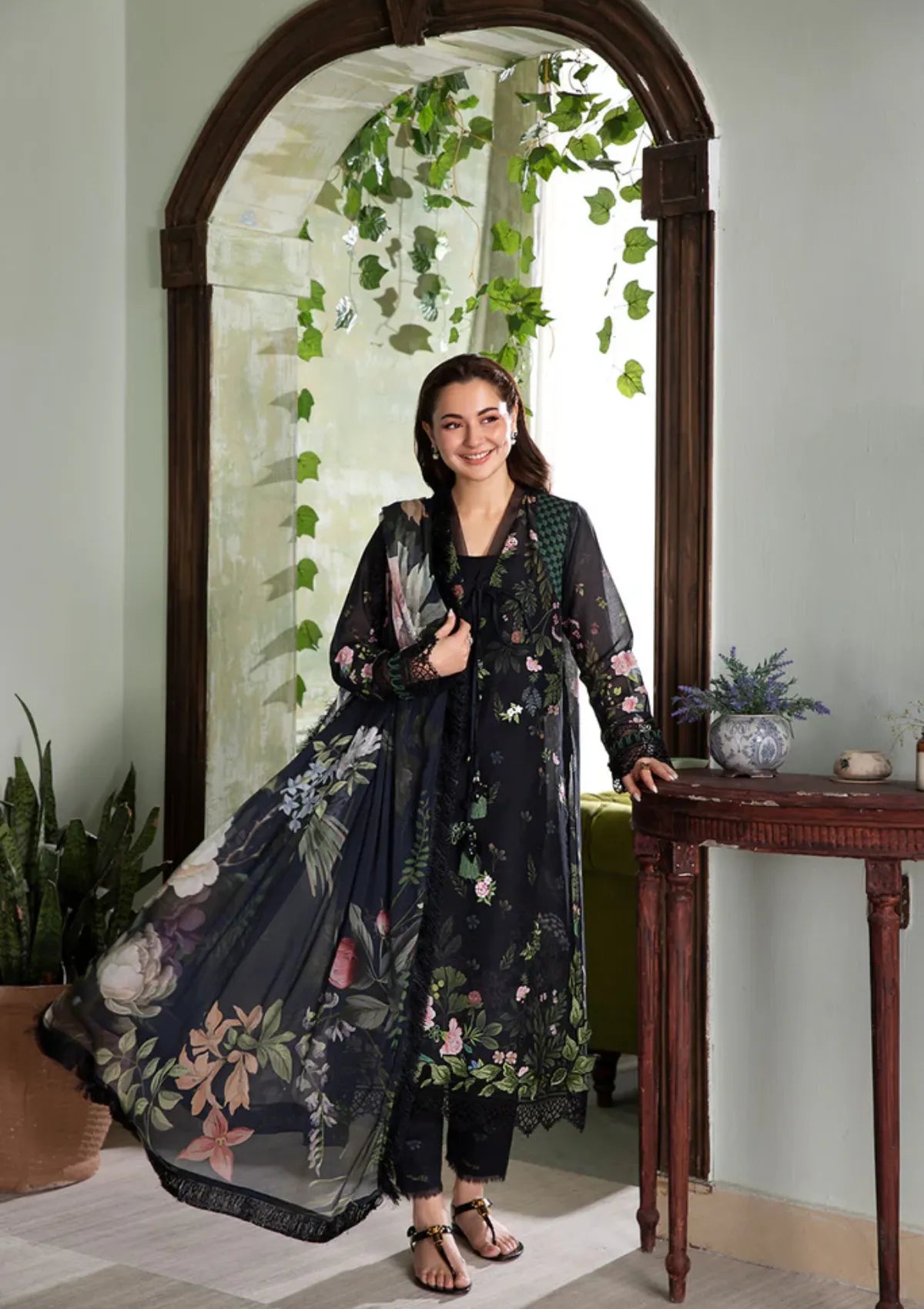 mohsin-saeed-fabrics-is-selling-online-and-in stores-Luxury-daily-wear-wedding-wear-formal-wear-in-budgeted-price-This-product-is-from-sobia-nazir-vital-vol-2-lawn25-d-5a-is-available-on-Mohsin-saeed-fabrics-website.