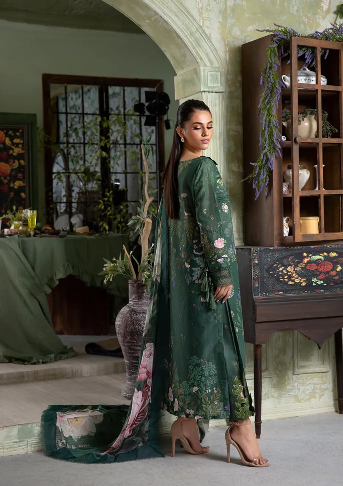 mohsin-saeed-fabrics-is-selling-online-and-in stores-Luxury-daily-wear-wedding-wear-formal-wear-in-budgeted-price-This-product-is-from-sobia-nazir-vital-vol-2-lawn25-d-5b-is-available-on-Mohsin-saeed-fabrics-website.