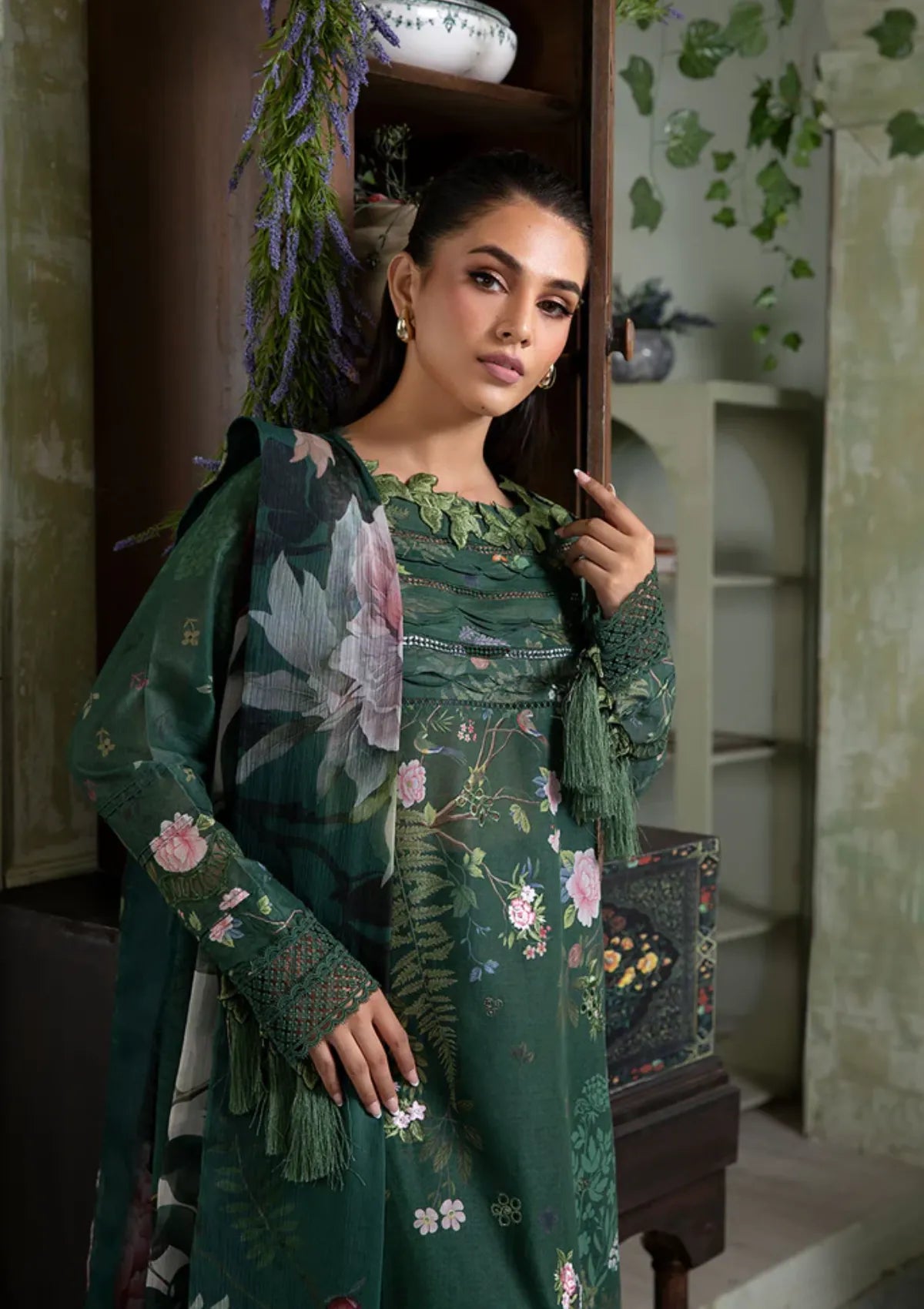 mohsin-saeed-fabrics-is-selling-online-and-in stores-Luxury-daily-wear-wedding-wear-formal-wear-in-budgeted-price-This-product-is-from-sobia-nazir-vital-vol-2-lawn25-d-5b-is-available-on-Mohsin-saeed-fabrics-website.