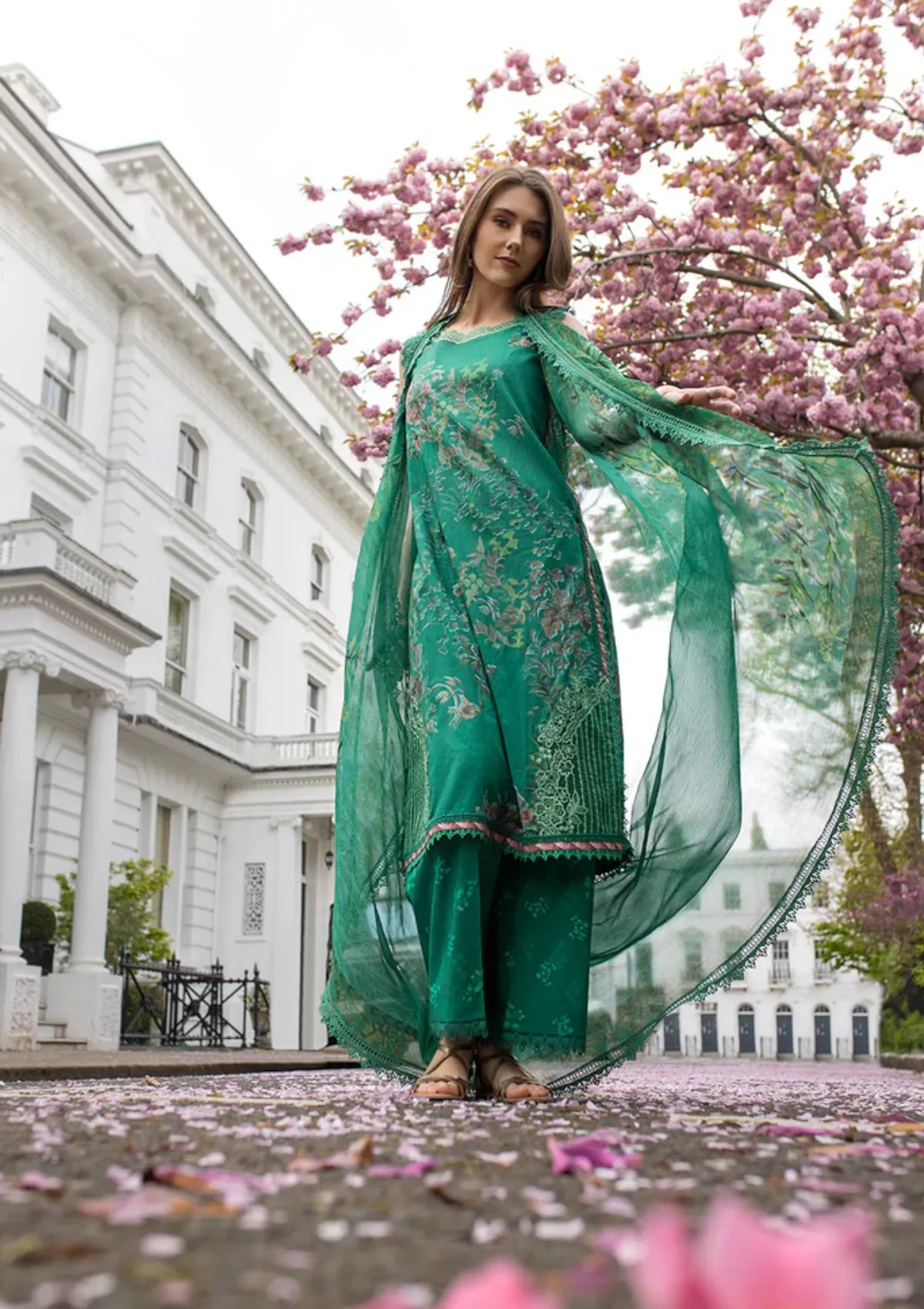 mohsin-saeed-fabrics-luxury-fashion-collection-daily-wear-wedding-and-formal-in-budget-This-product-is-from-sobia-nazir-sn-basics-printed-lawn25-d-05b-is-available-on-Mohsin-saeed-fabrics-website.