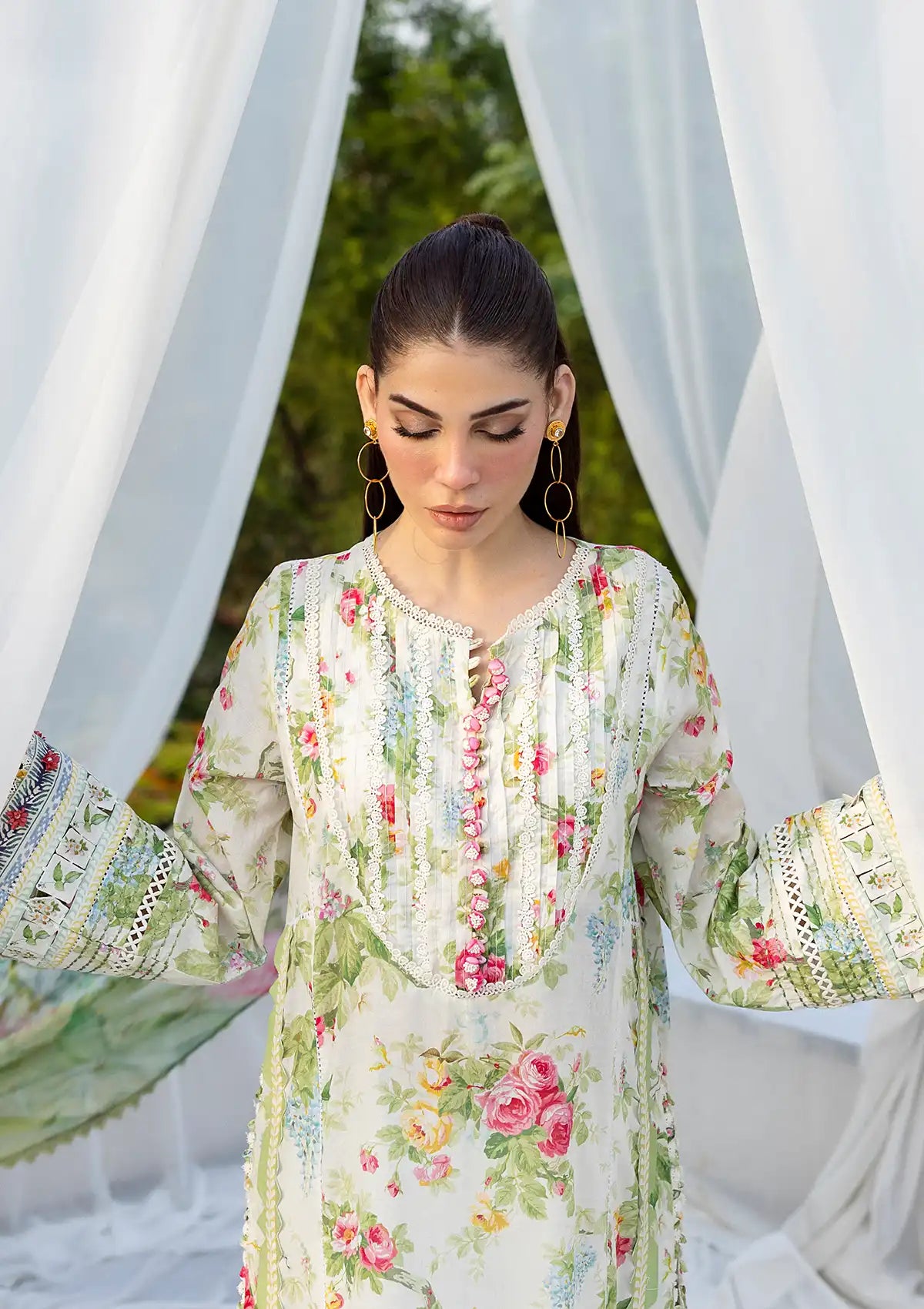 mohsin-saeed-fabrics-designer-daily-wear-formal-and-wedding-suits-within-budget-This-product-is-from-elaf-prints-lawn25-ecd-06a-blossomea-is-available-on-Mohsin-saeed-fabrics-website.