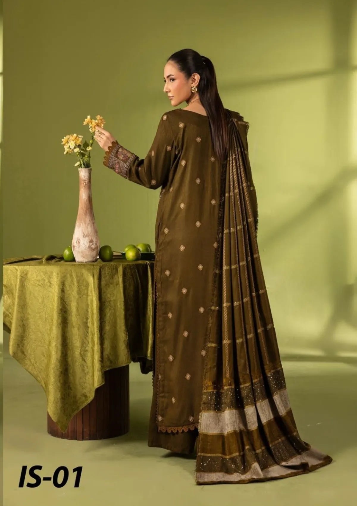 Ishq By Khoobsurat Peach Leather'25 IS-01