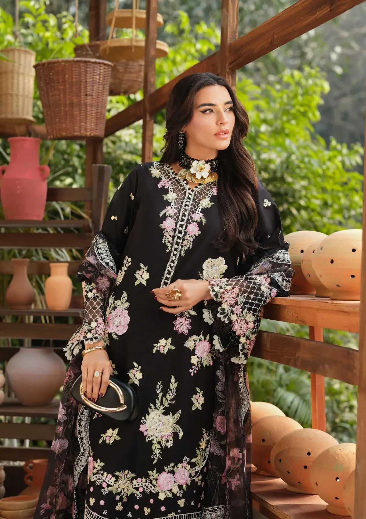 Maryam Hussain Luxury Lawn'26 D-01 Noir