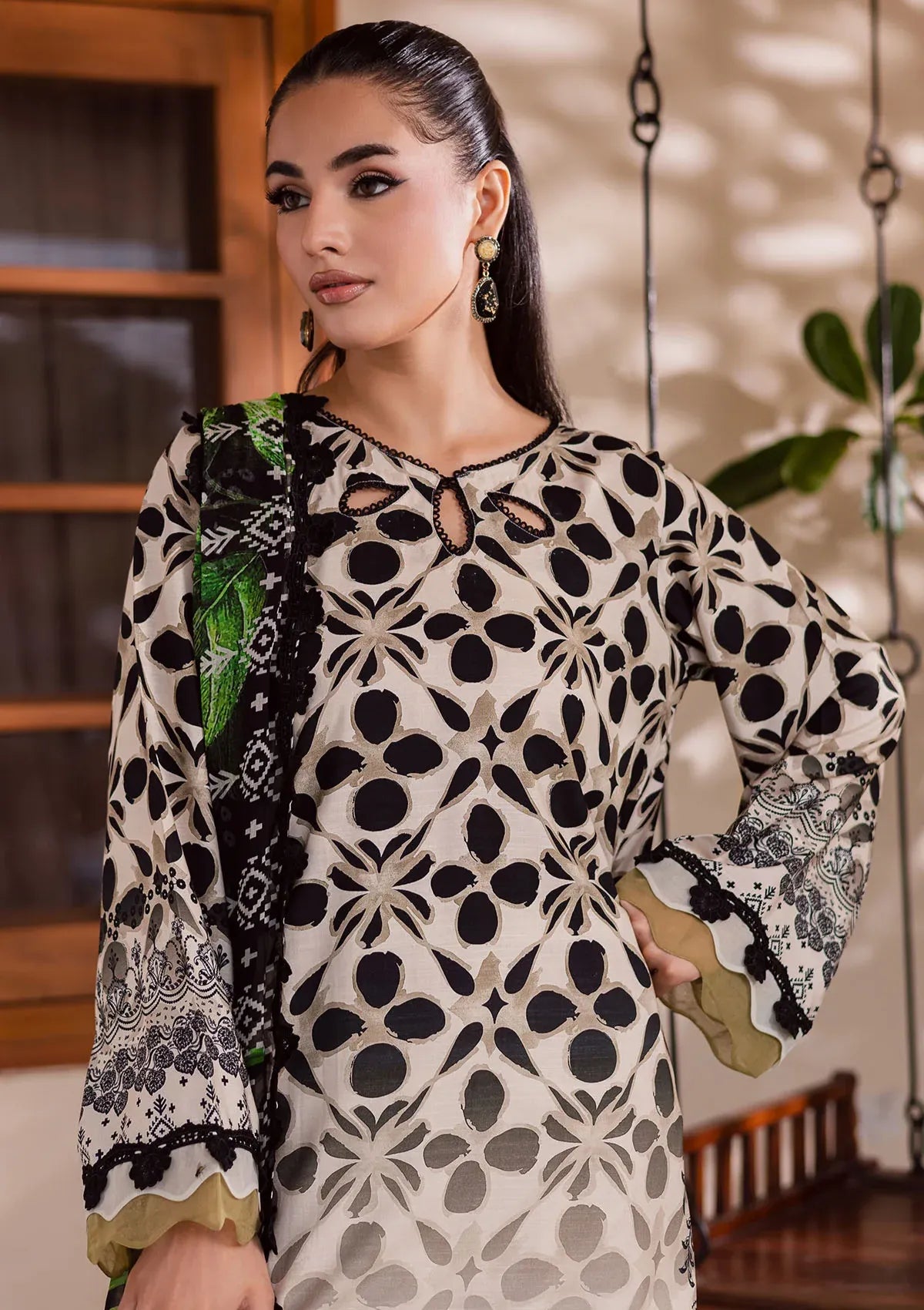 mohsin-saeed-fabrics-is-selling-online-and-in stores-Luxury-daily-wear-wedding-wear-formal-wear-in-budgeted-price-This-product-is-from-nureh-signature-prints-linen25-sp-166-is-available-on-Mohsin-saeed-fabrics-website.