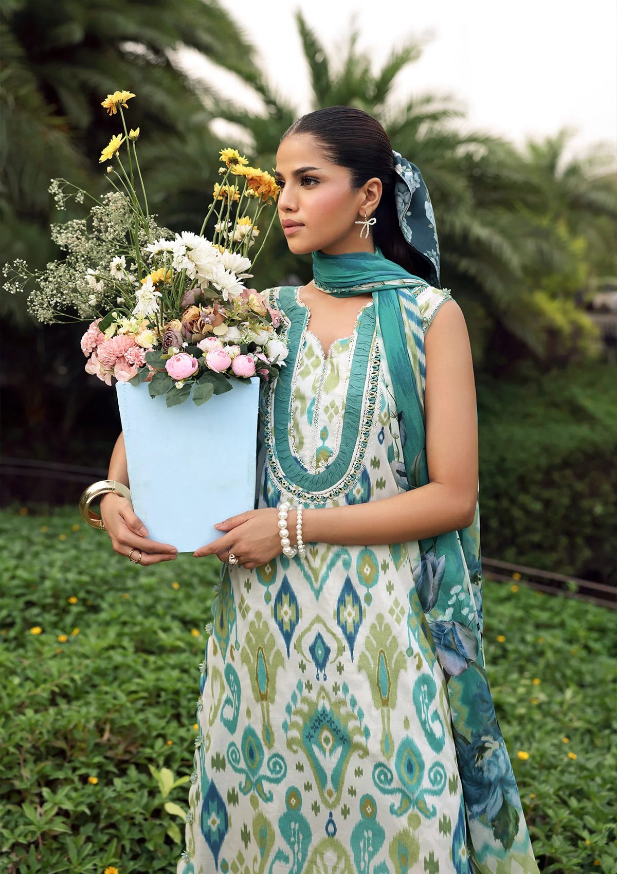 mohsin-saeed-fabrics-is-selling-online-and-in stores-Luxury-daily-wear-wedding-wear-formal-wear-in-budgeted-price-This-product-is-from-elaf-belladore-prints-lawn26-epa-02b-june is-available-on-Mohsin-saeed-fabrics-website.