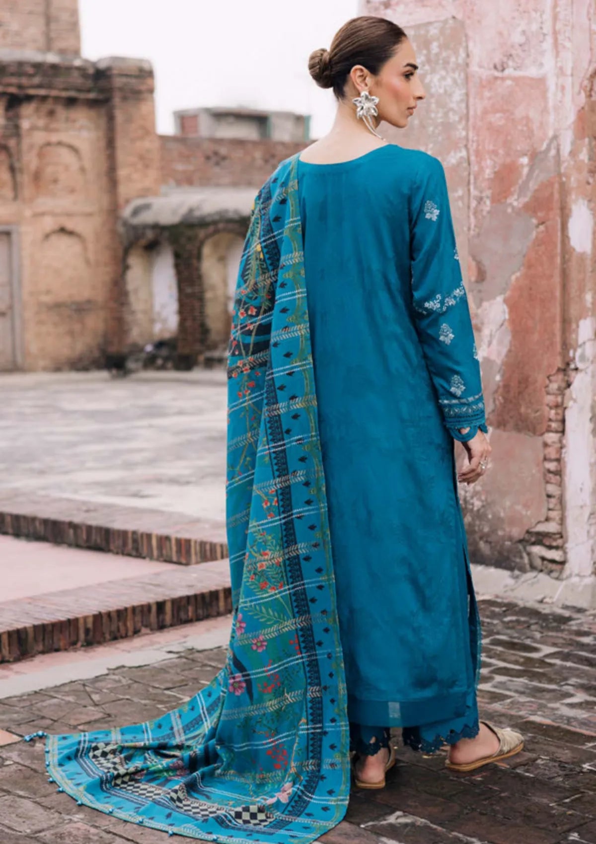 mohsin-saeed-fabrics-luxury-fashion-collection-daily-wear-wedding-and-formal-in-budget-This-product-is-from-nureh-maya-linen25-nw-106-is-available-on-Mohsin-saeed-fabrics-website.