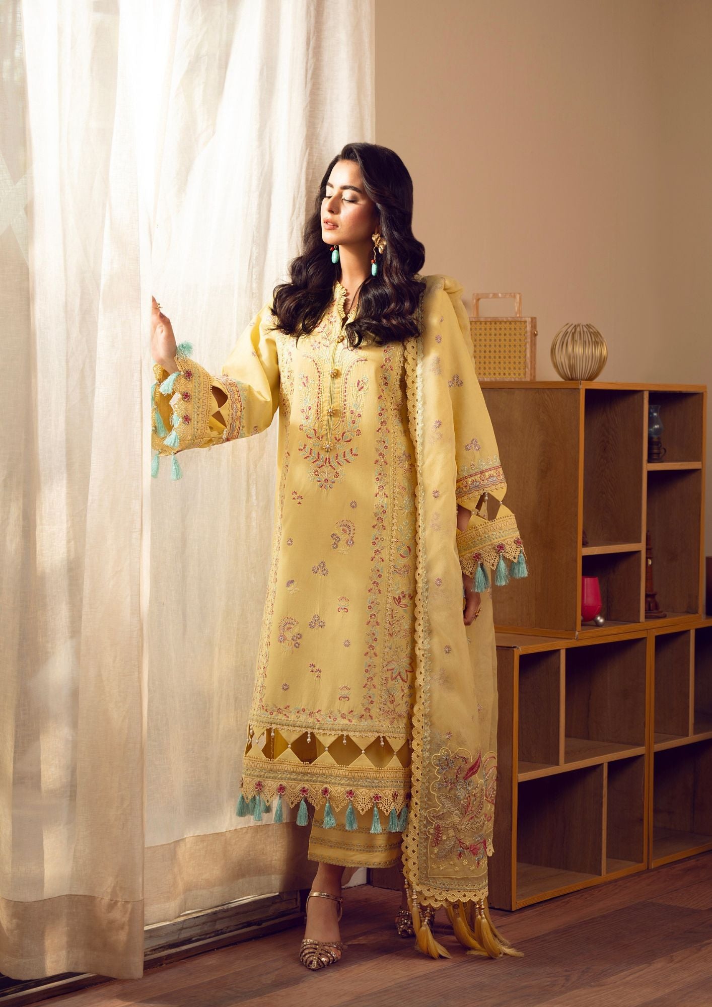 mohsin-saeed-fabrics-affordable-luxury-outfits-for-daily-formal-and-wedding-wear-This-product-is-from-tana-bana-sunday-bloom-print-emb25-d-02-is-available-on-Mohsin-saeed-fabrics-website.
